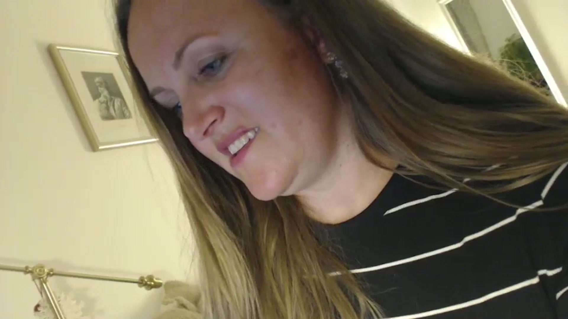 Gallery image thumbnail from JustLily's myfreecams stream on, 07/01/2024, 21:40 image 5 of 20