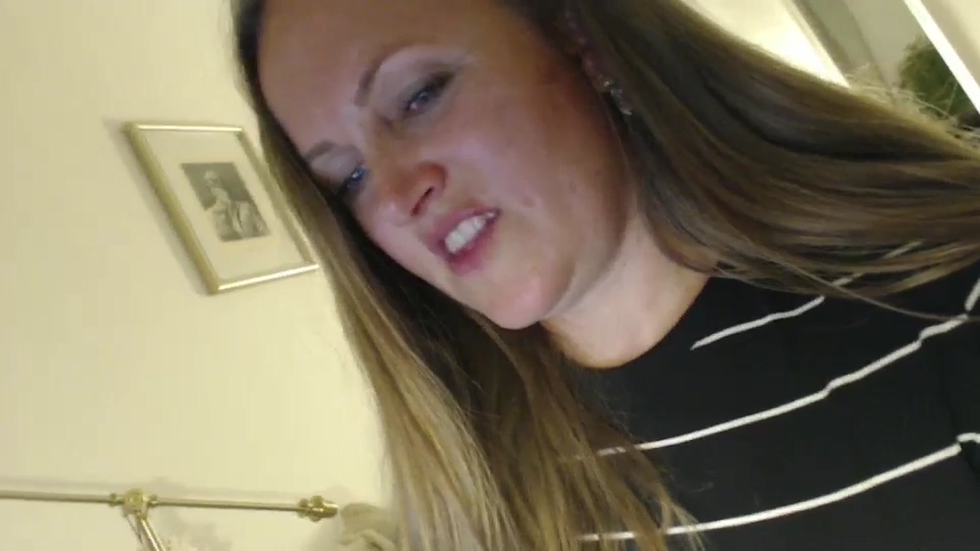 Gallery image thumbnail from JustLily's myfreecams stream on, 07/01/2024, 21:40 image 4 of 20