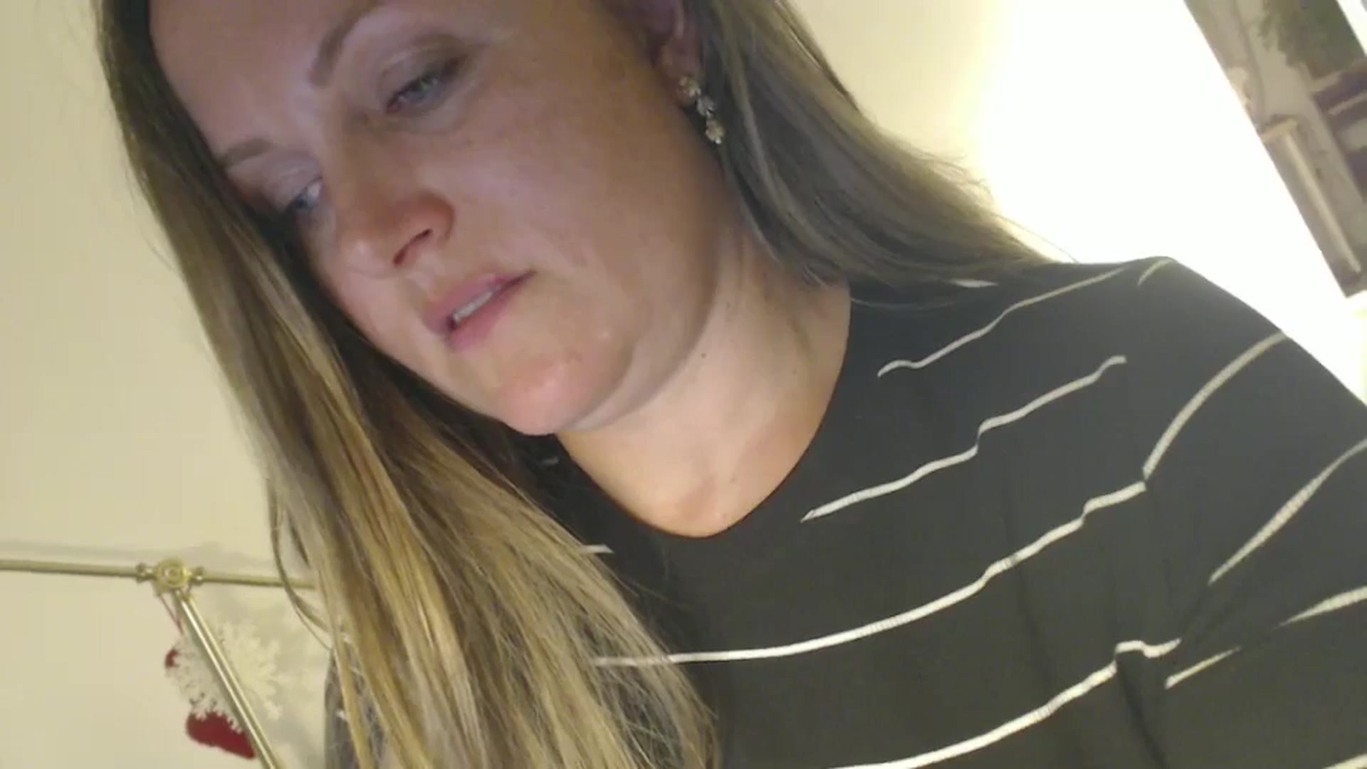 Gallery image thumbnail from JustLily's myfreecams stream on, 07/01/2024, 21:40 image 11 of 20