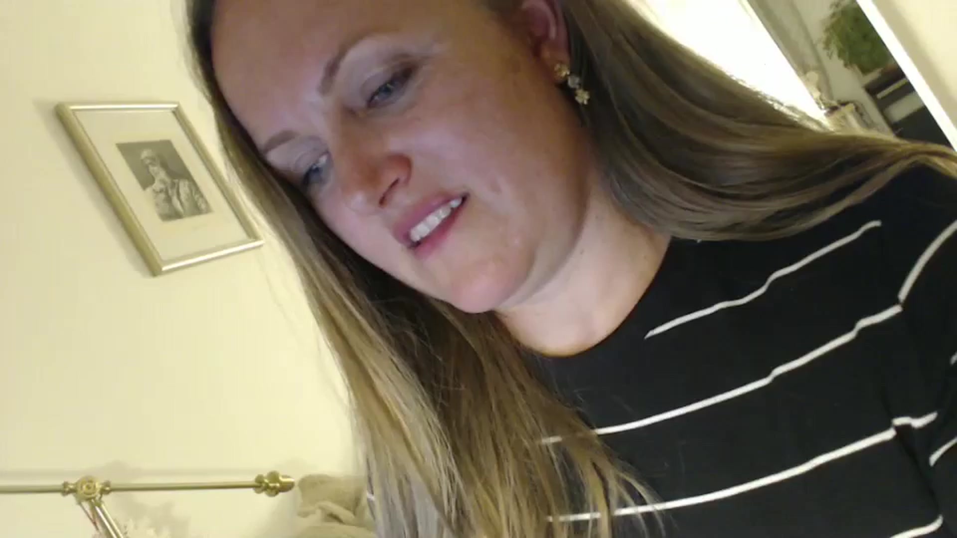 Gallery image thumbnail from JustLily's myfreecams stream on, 07/01/2024, 21:40 image 2 of 20