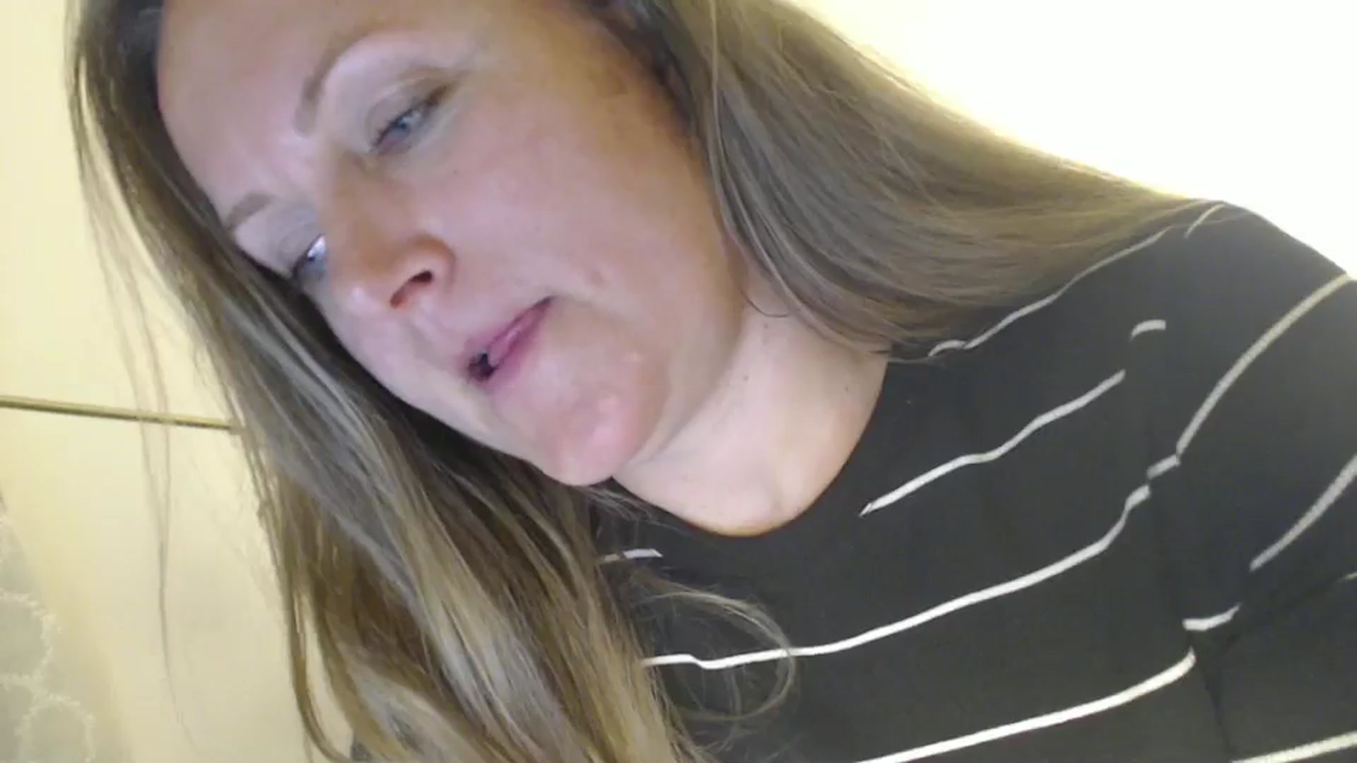 Gallery image thumbnail from JustLily's myfreecams stream on, 07/01/2024, 21:40 image 18 of 20