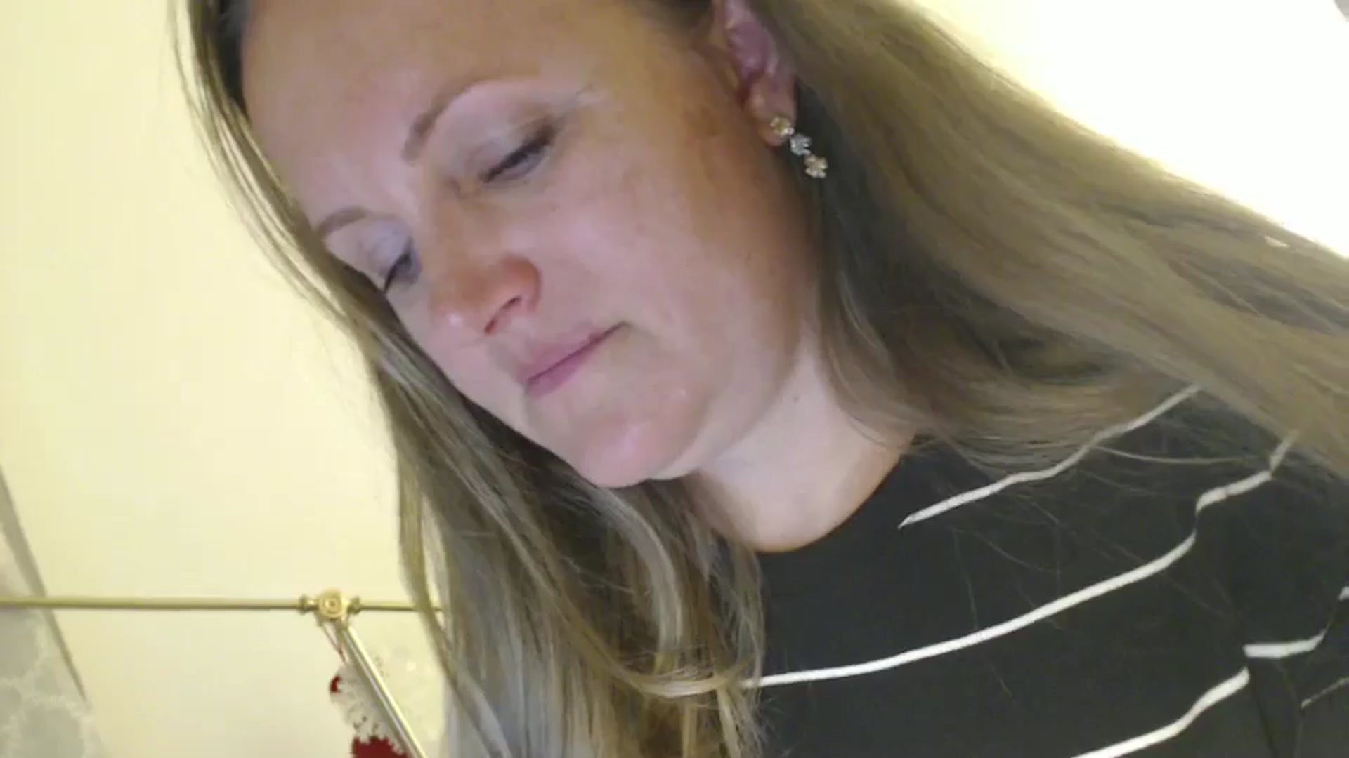 Gallery image thumbnail from JustLily's myfreecams stream on, 07/01/2024, 22:31 image 4 of 20
