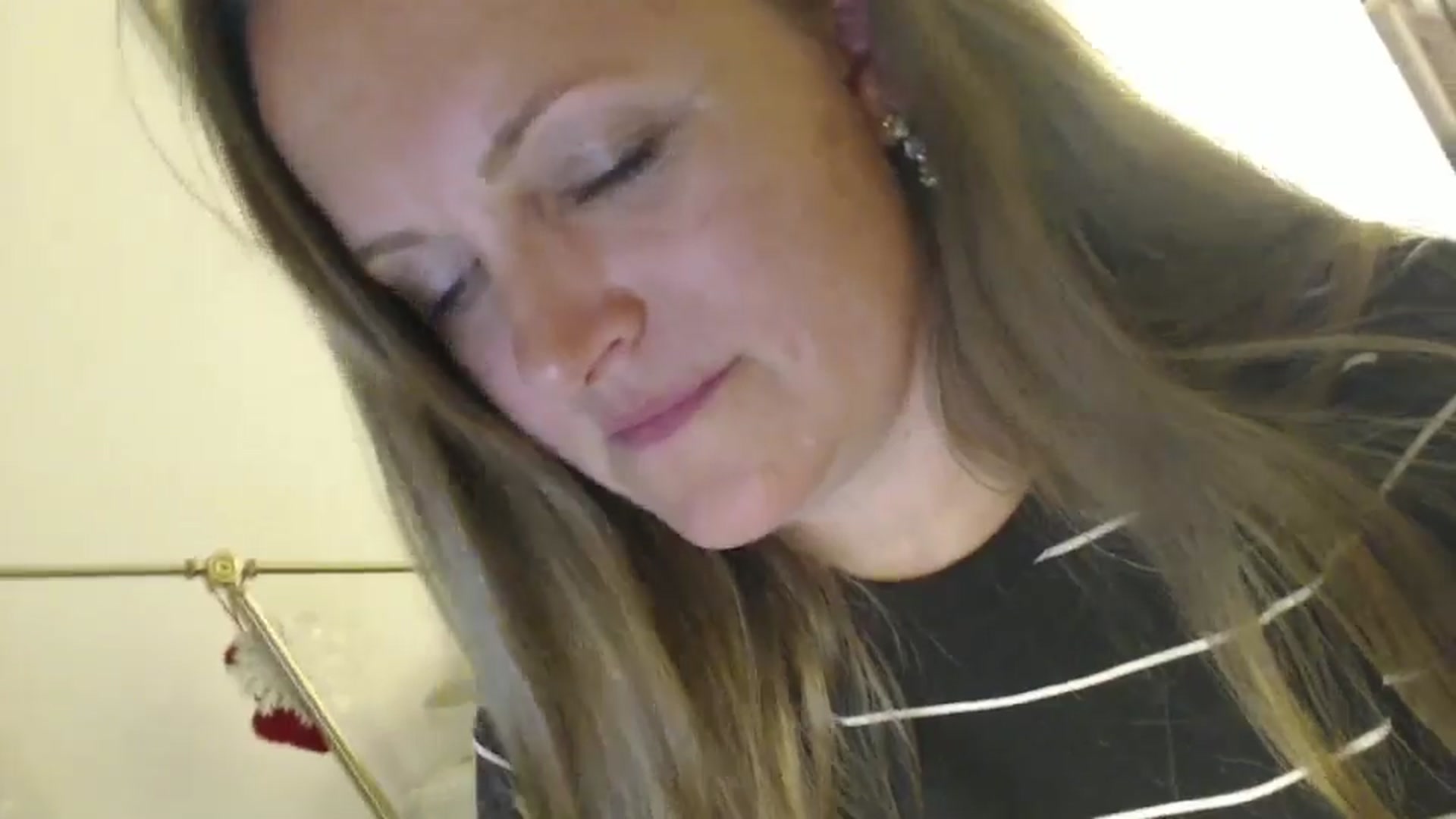 Gallery image thumbnail from JustLily's myfreecams stream on, 07/01/2024, 22:31 image 5 of 20