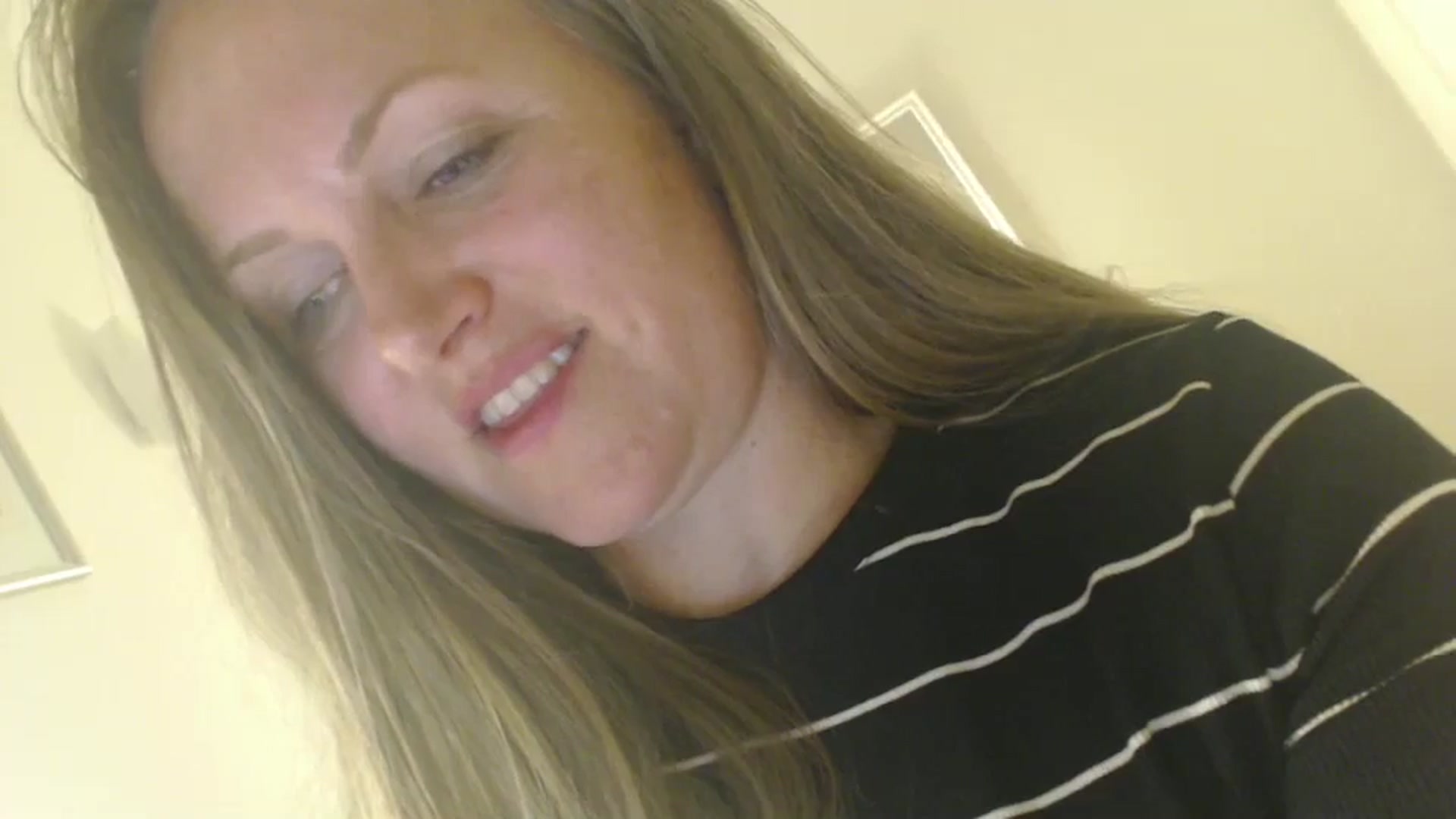 Gallery image thumbnail from JustLily's myfreecams stream on, 07/02/2024, 23:23 image 6 of 20