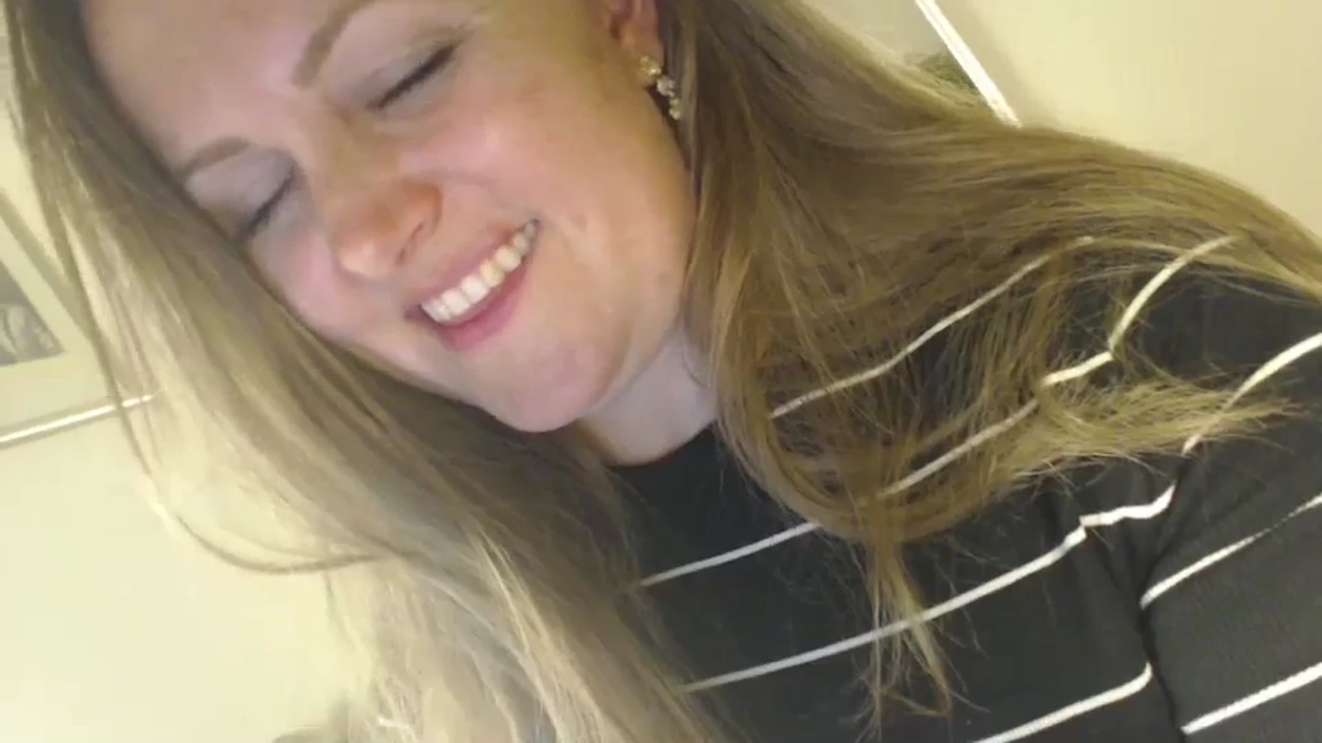 Gallery image thumbnail from JustLily's myfreecams stream on, 07/03/2024, 19:43 image 16 of 20
