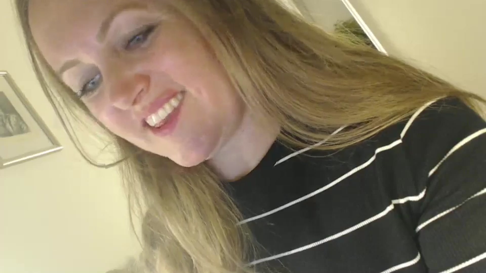 Gallery image thumbnail from JustLily's myfreecams stream on, 07/03/2024, 19:43 image 15 of 20