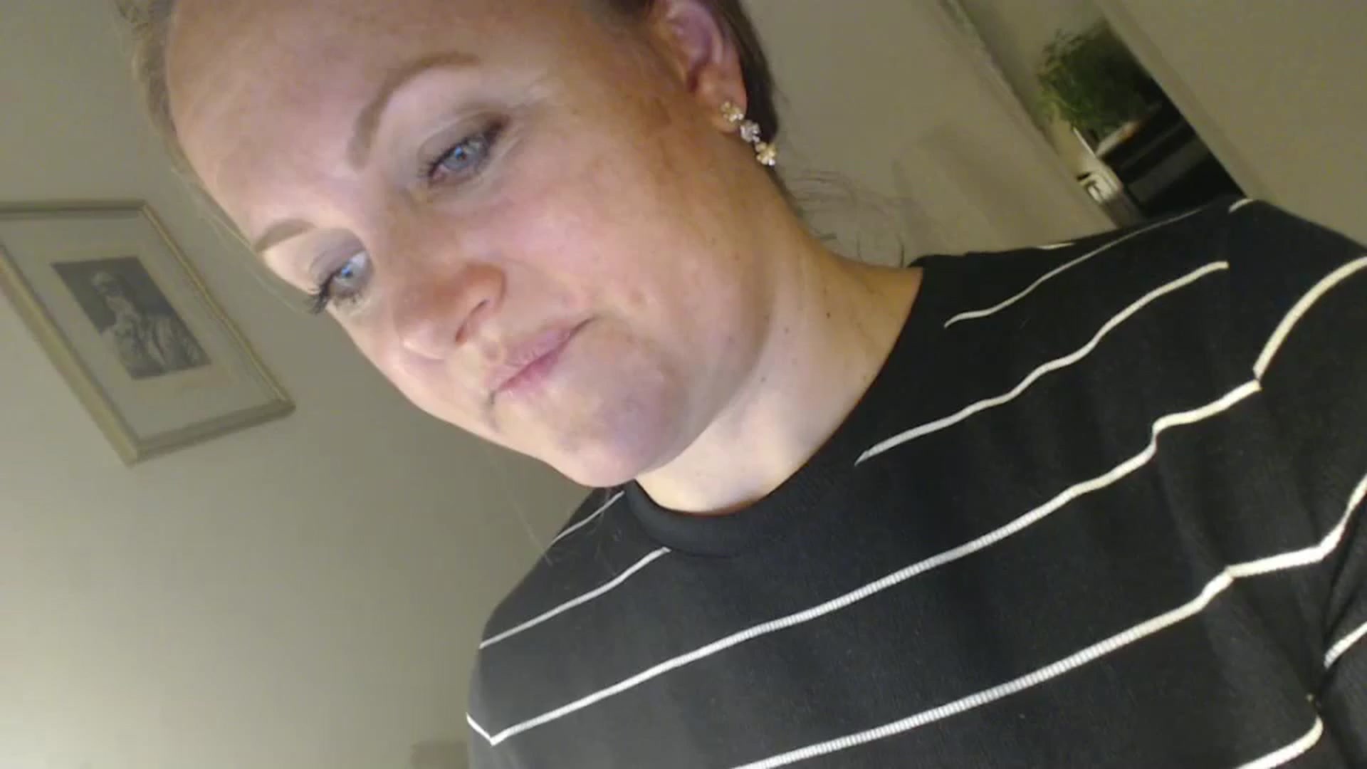 Gallery image thumbnail from JustLily's myfreecams stream on, 07/03/2024, 19:43 image 8 of 20