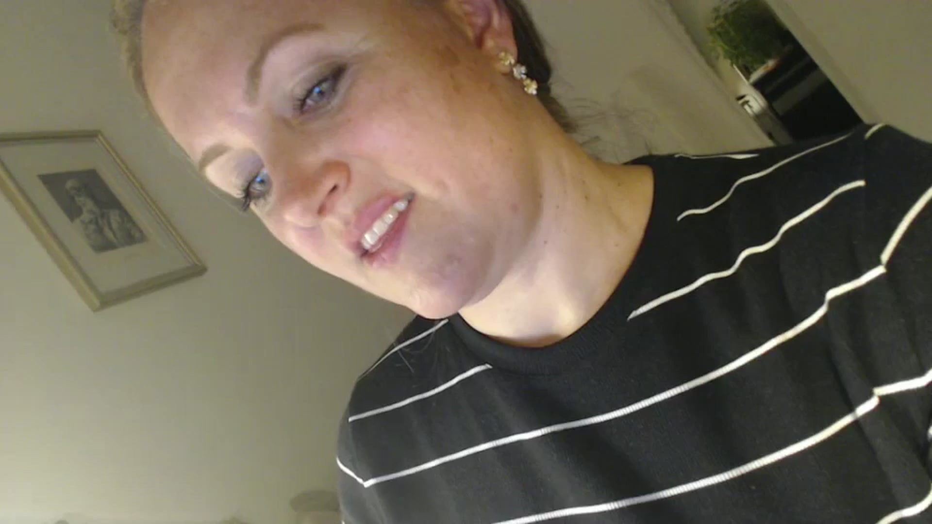 Gallery image thumbnail from JustLily's myfreecams stream on, 07/03/2024, 19:43 image 4 of 20