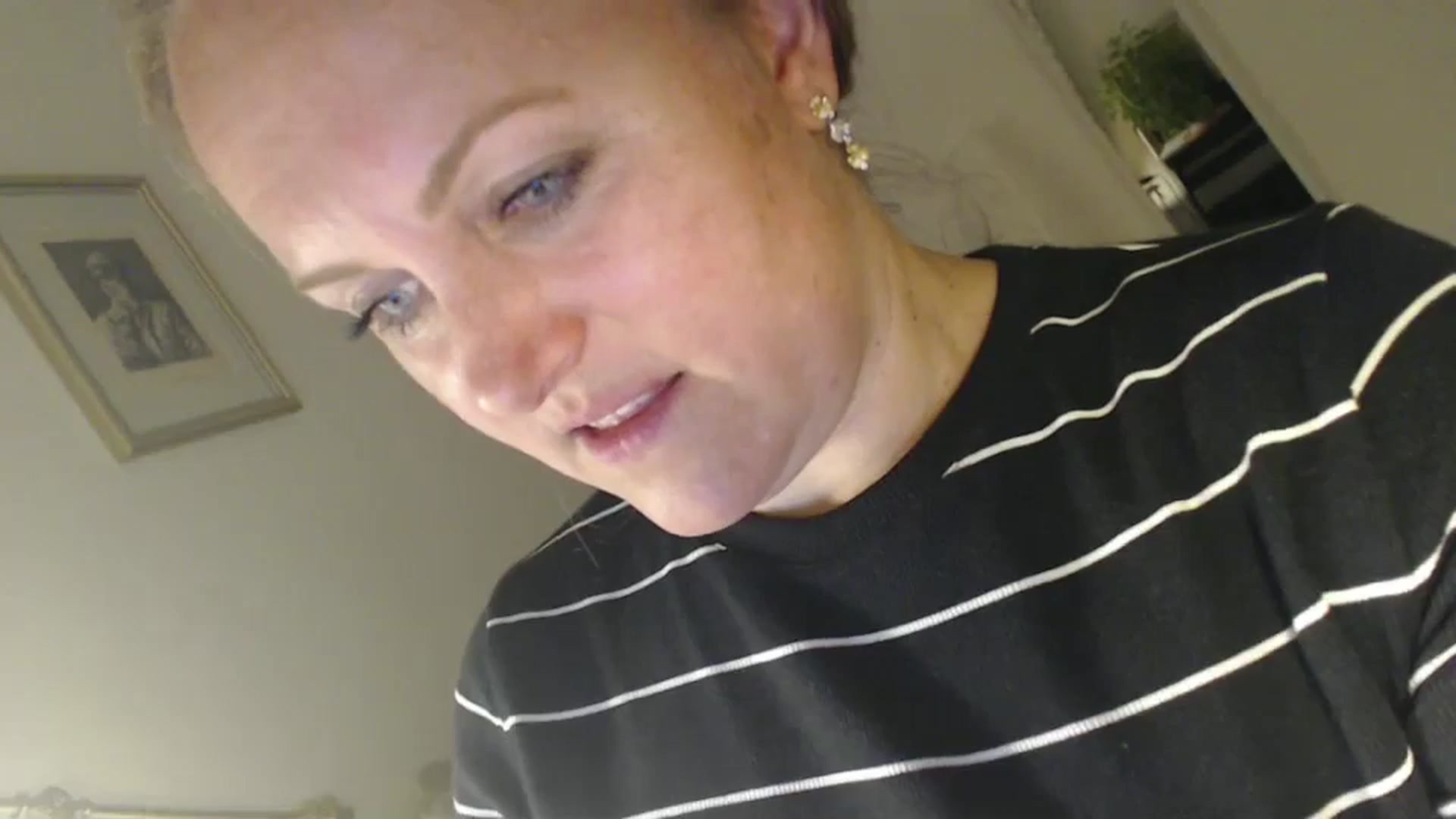 Gallery image thumbnail from JustLily's myfreecams stream on, 07/03/2024, 19:43 image 6 of 20