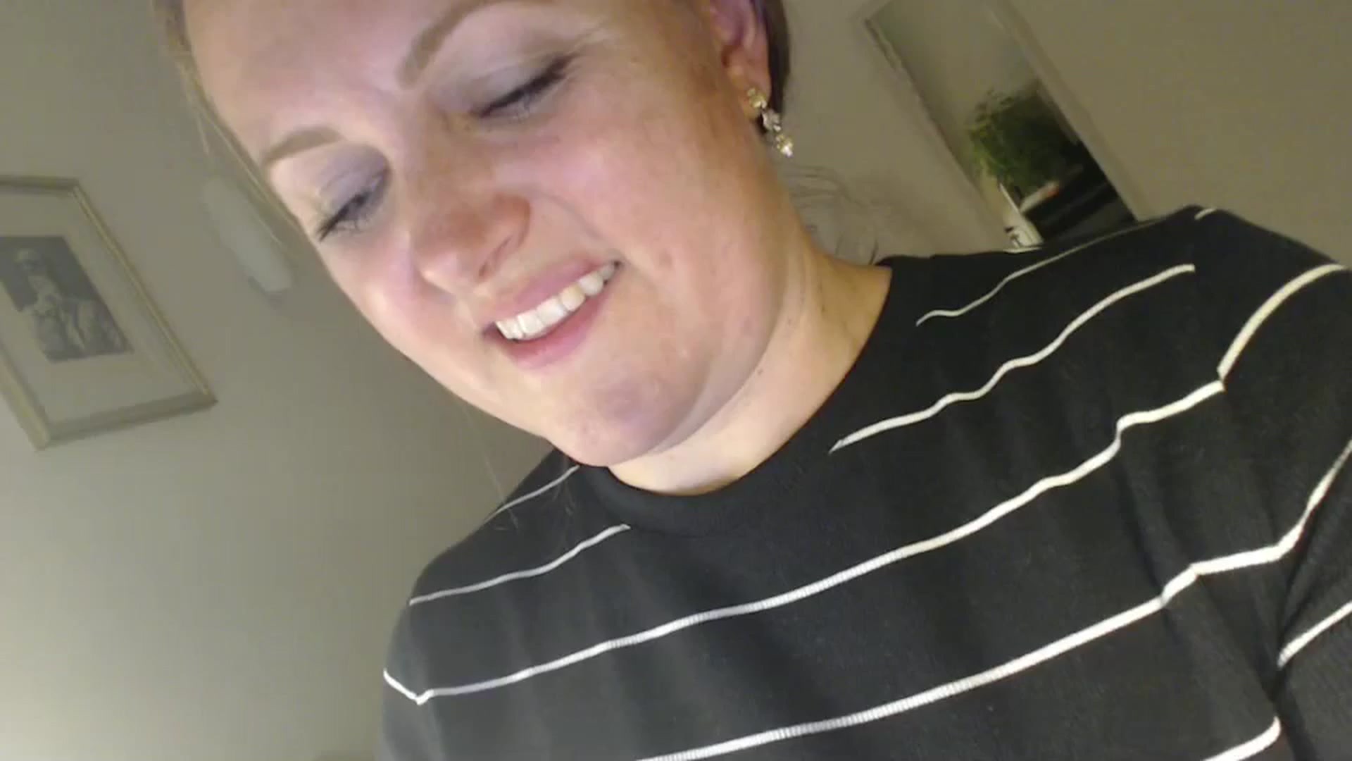 Gallery image thumbnail from JustLily's myfreecams stream on, 07/03/2024, 19:43 image 9 of 20