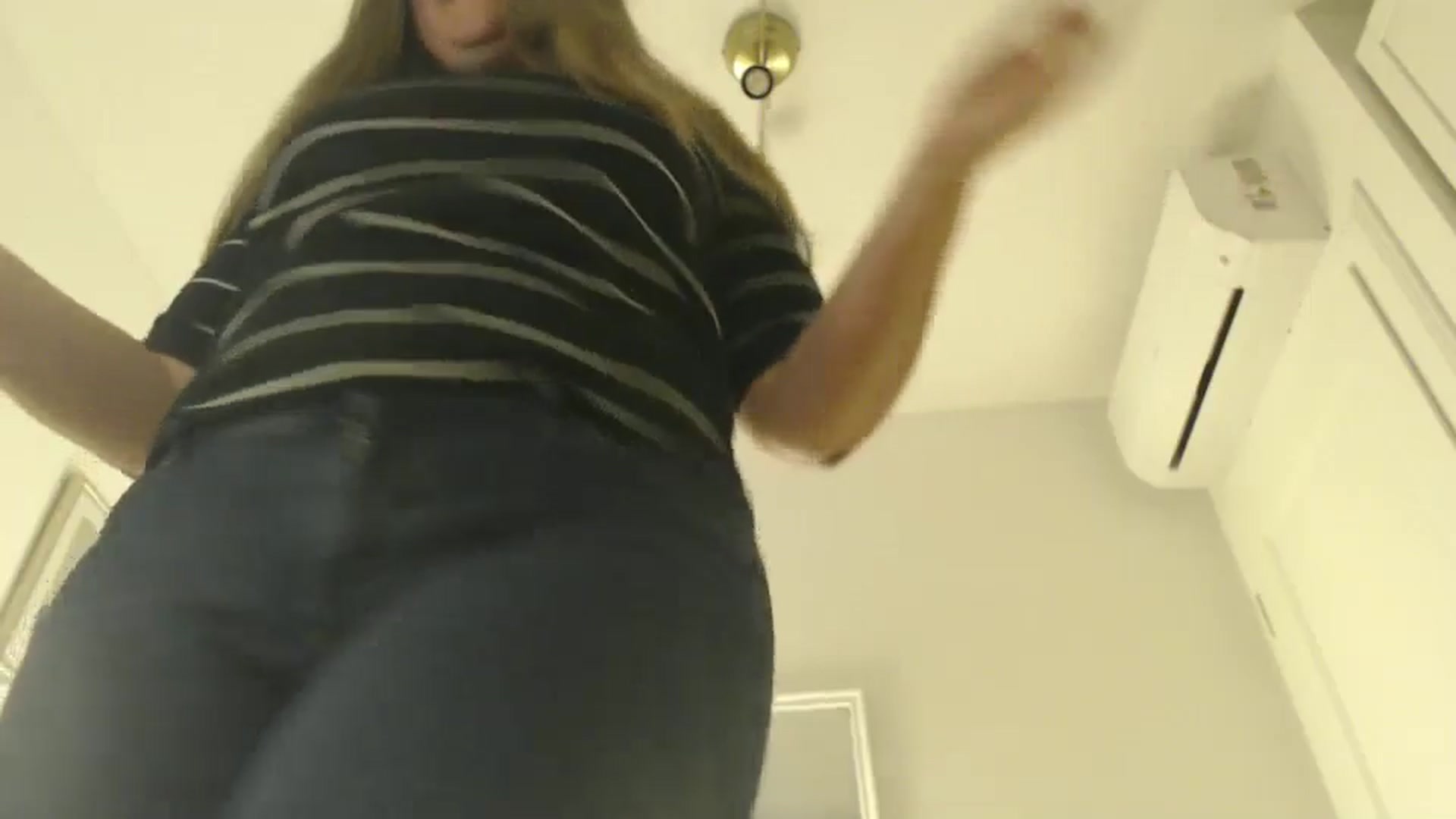 Gallery image thumbnail from JustLily's myfreecams stream on, 07/03/2024, 19:43 image 11 of 20