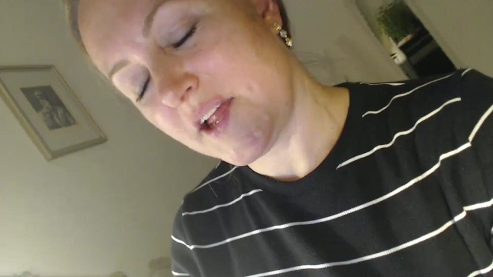 Gallery image thumbnail from JustLily's myfreecams stream on, 07/03/2024, 19:43 image 5 of 20