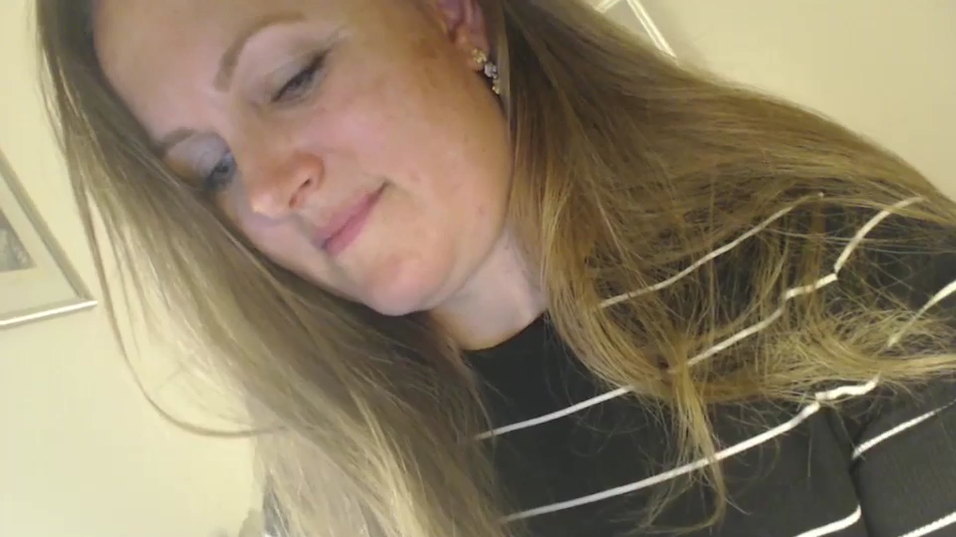 Gallery image thumbnail from JustLily's myfreecams stream on, 07/03/2024, 19:43 image 19 of 20