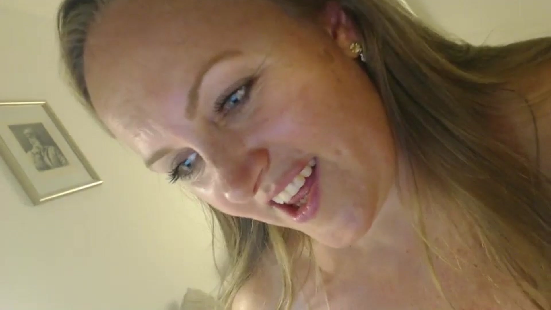 Gallery image thumbnail from JustLily's myfreecams stream on, 07/03/2024, 20:01 image 2 of 20