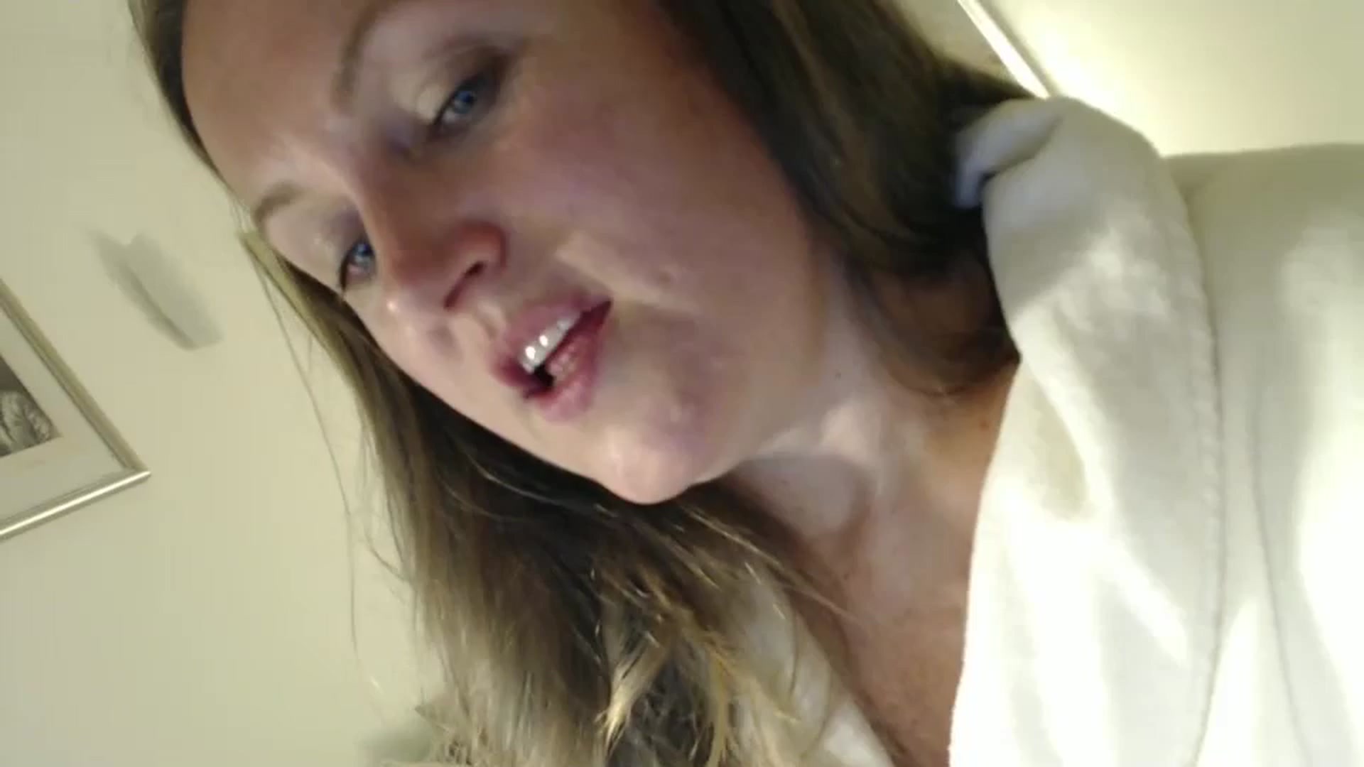 Gallery image thumbnail from JustLily's myfreecams stream on, 07/26/2024, 22:15 image 1 of 20