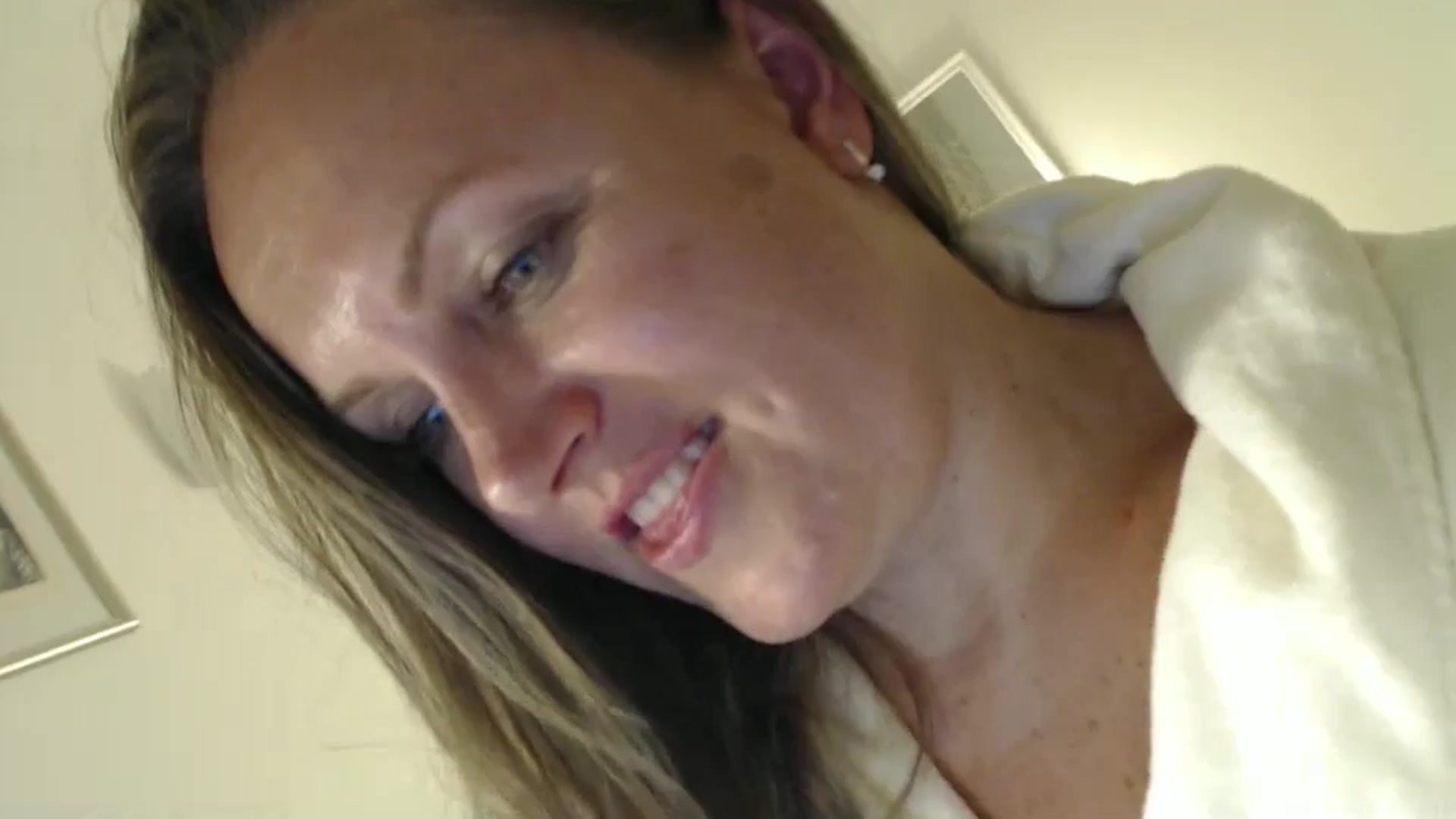 Gallery image thumbnail from JustLily's myfreecams stream on, 07/26/2024, 22:15 image 17 of 20