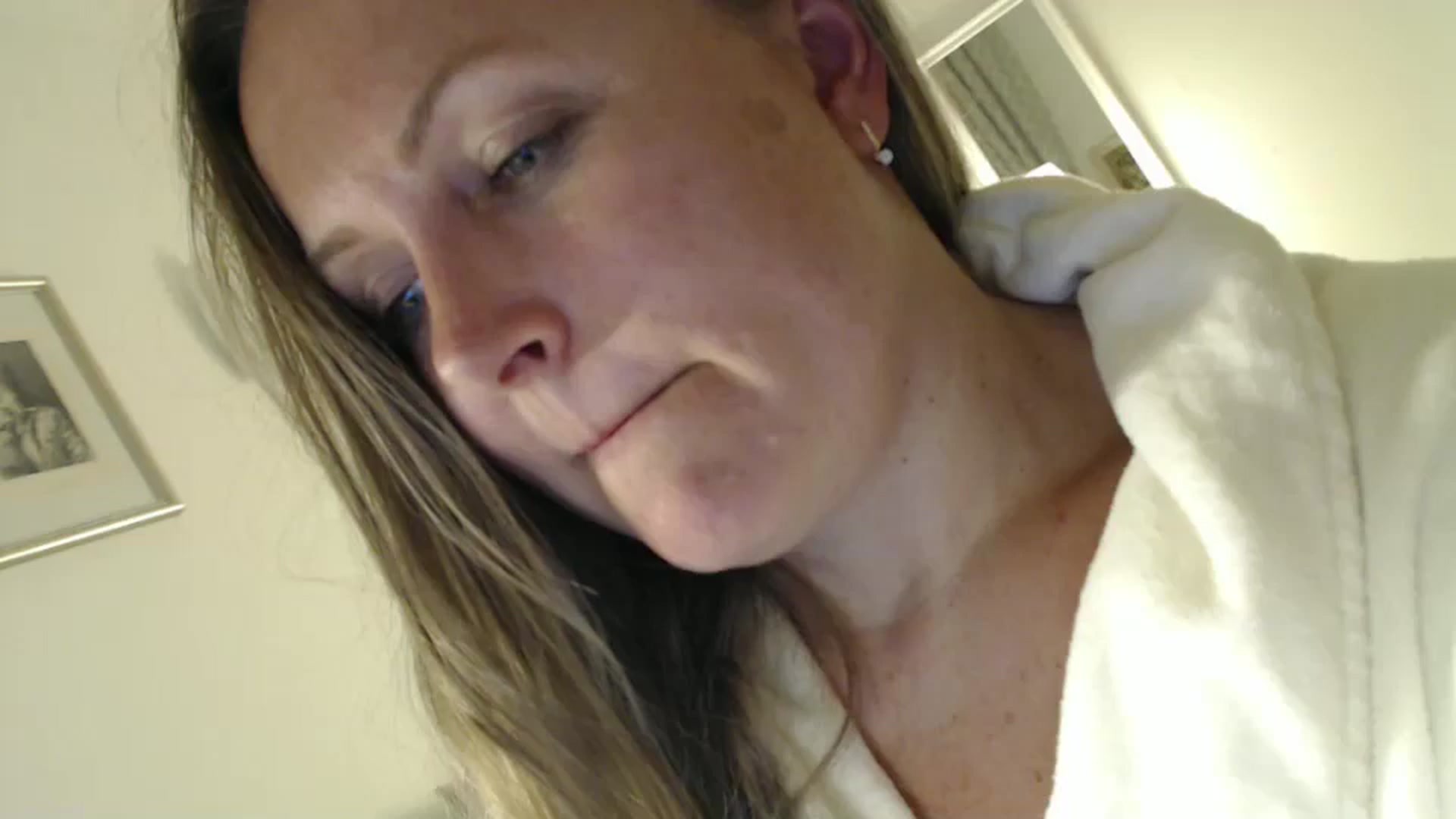 Gallery image thumbnail from JustLily's myfreecams stream on, 07/26/2024, 22:15 image 16 of 20