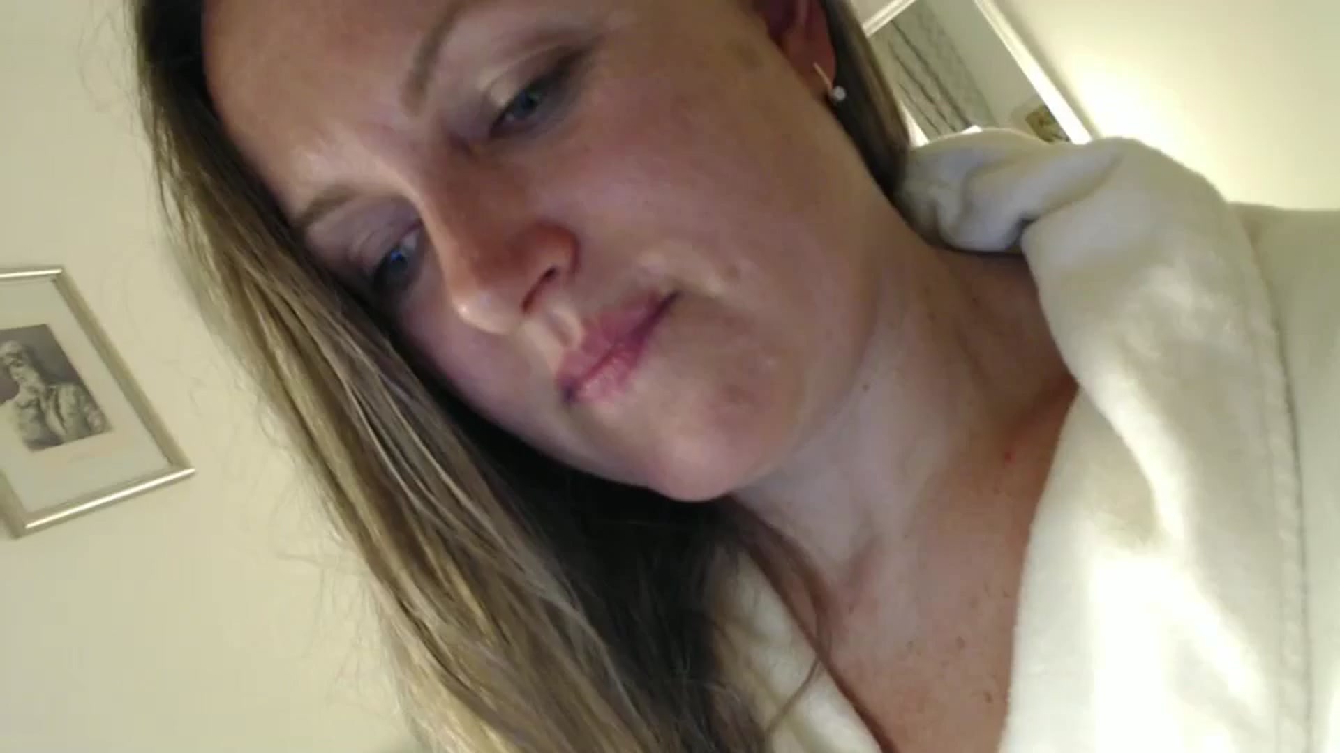 Gallery image thumbnail from JustLily's myfreecams stream on, 07/26/2024, 22:15 image 18 of 20