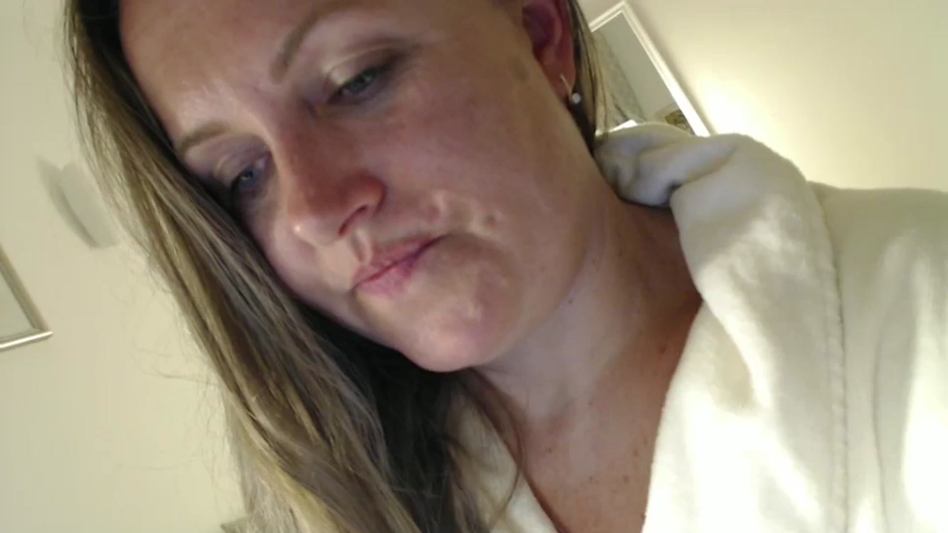 Gallery image thumbnail from JustLily's myfreecams stream on, 07/26/2024, 22:15 image 11 of 20