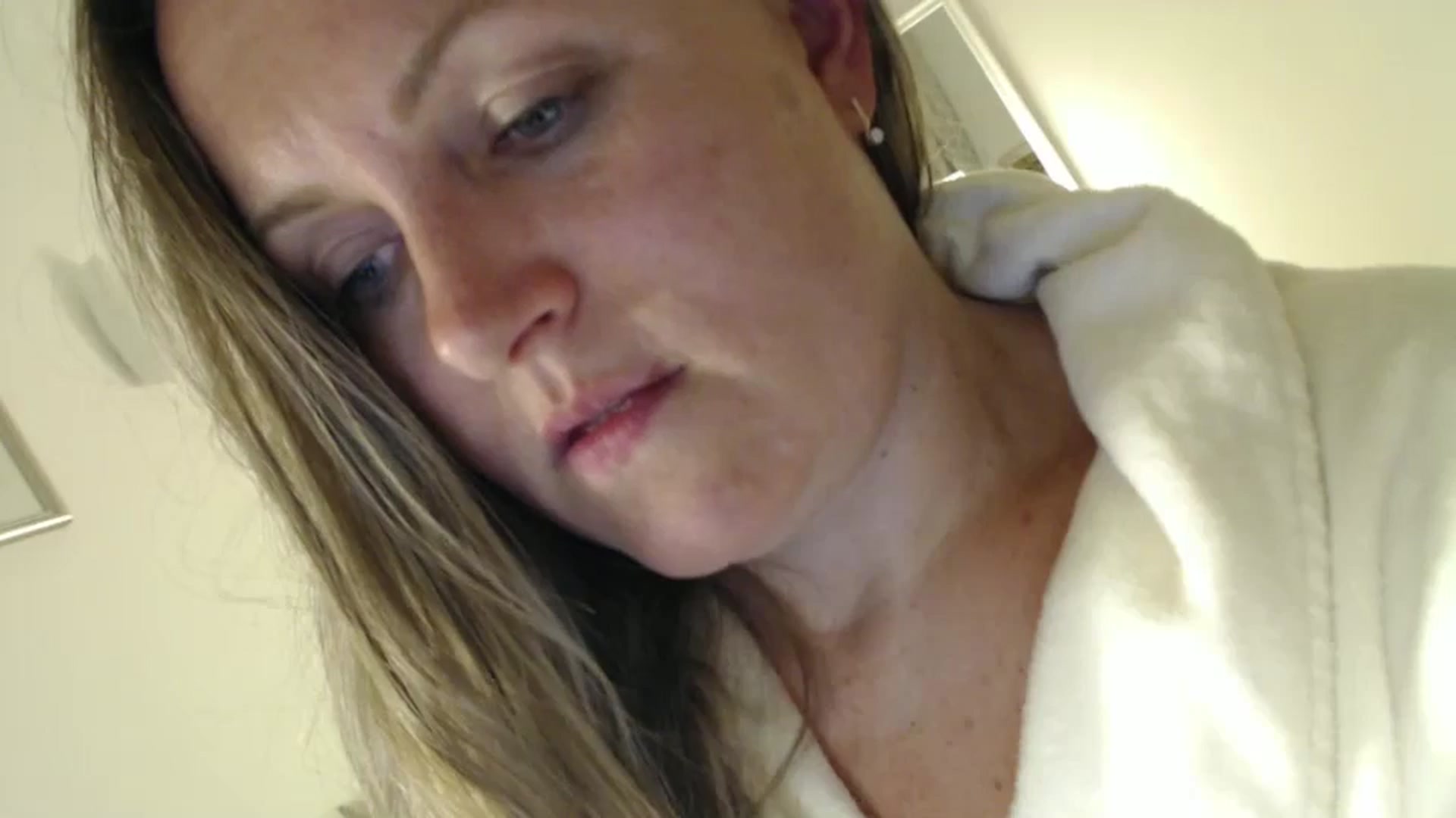 Gallery image thumbnail from JustLily's myfreecams stream on, 07/26/2024, 22:15 image 15 of 20