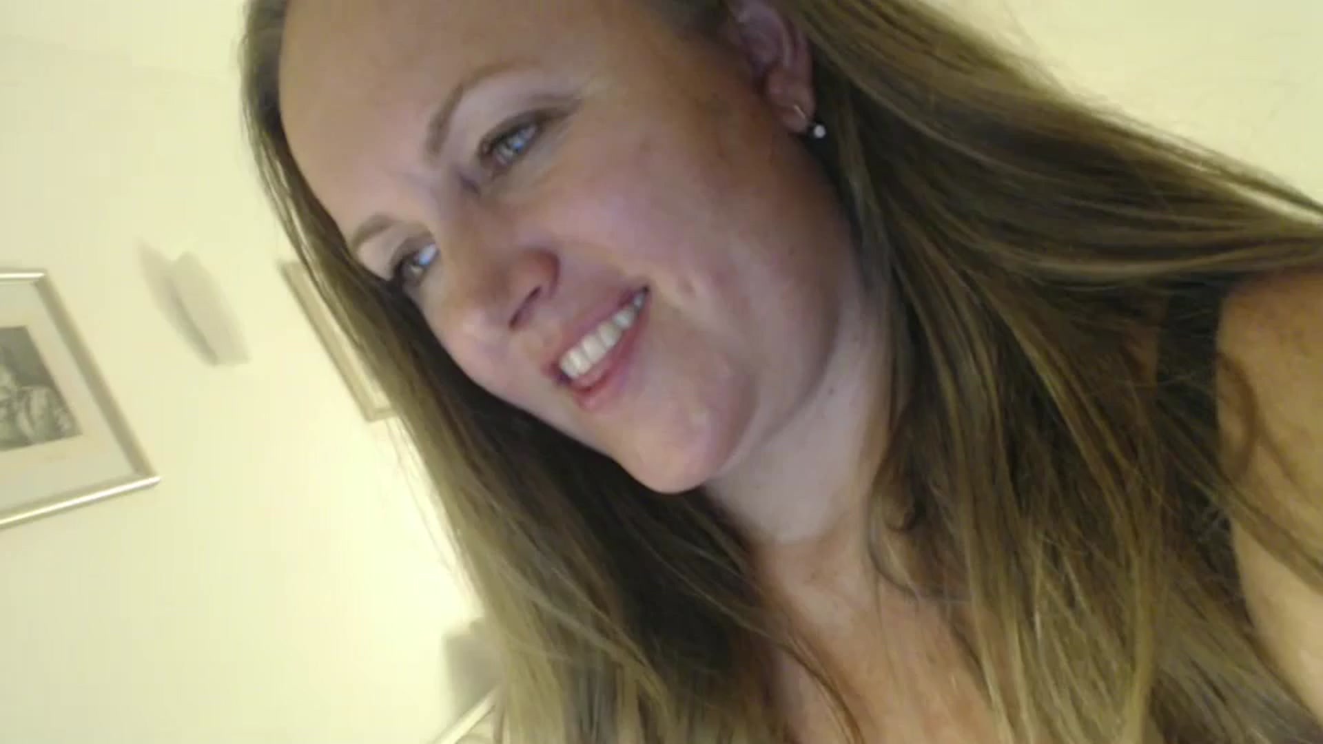 Gallery image thumbnail from JustLily's myfreecams stream on, 07/29/2024, 22:37 image 18 of 20