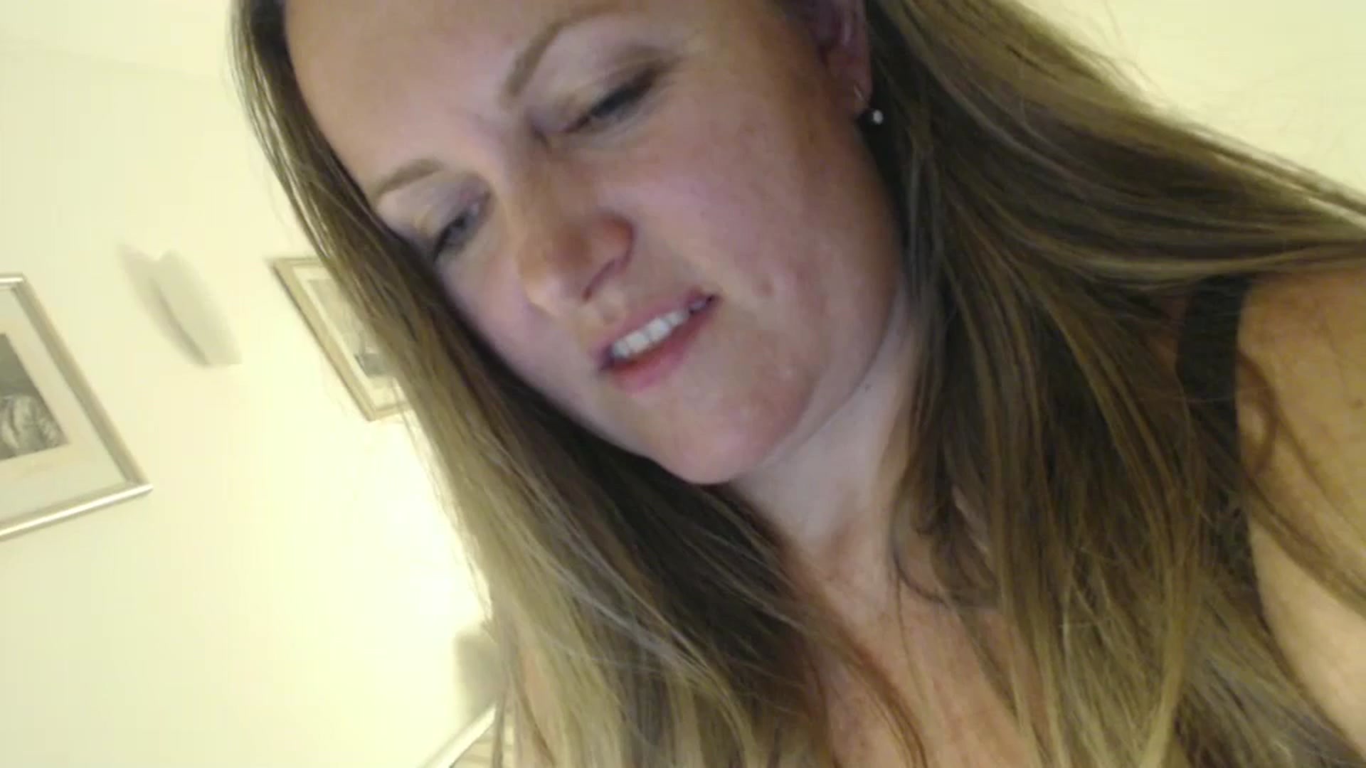 Gallery image thumbnail from JustLily's myfreecams stream on, 07/29/2024, 22:37 image 19 of 20