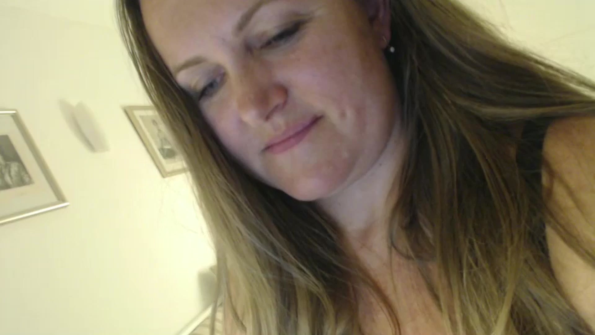Gallery image thumbnail from JustLily's myfreecams stream on, 07/29/2024, 22:37 image 17 of 20