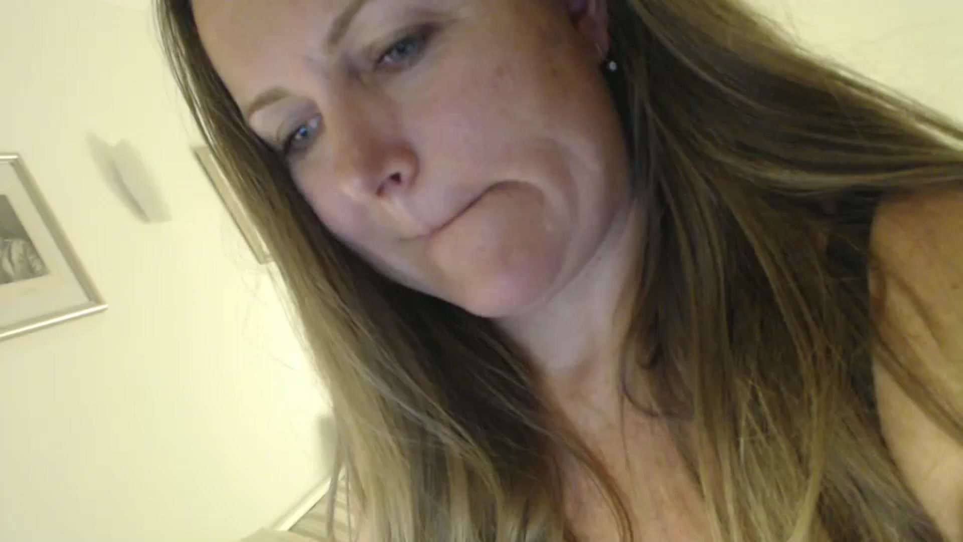 Gallery image thumbnail from JustLily's myfreecams stream on, 07/29/2024, 22:37 image 15 of 20