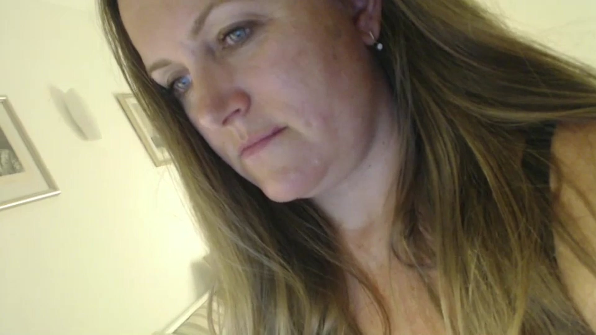 Gallery image thumbnail from JustLily's myfreecams stream on, 07/29/2024, 22:37 image 13 of 20