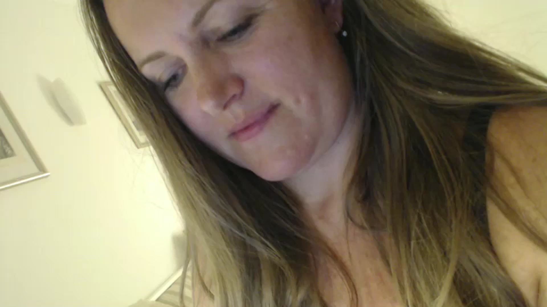 Gallery image thumbnail from JustLily's myfreecams stream on, 07/29/2024, 22:37 image 16 of 20