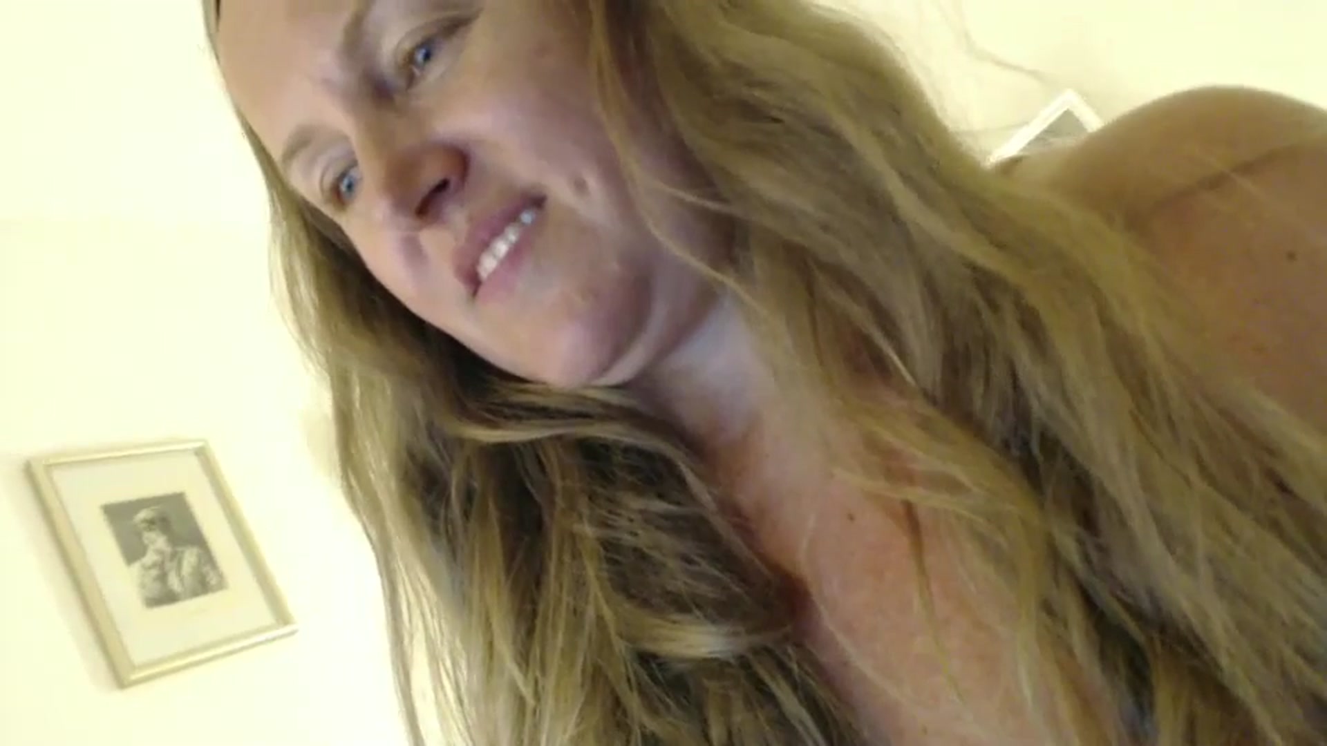 Gallery image thumbnail from JustLily's myfreecams stream on, 08/16/2024, 22:49 image 14 of 20