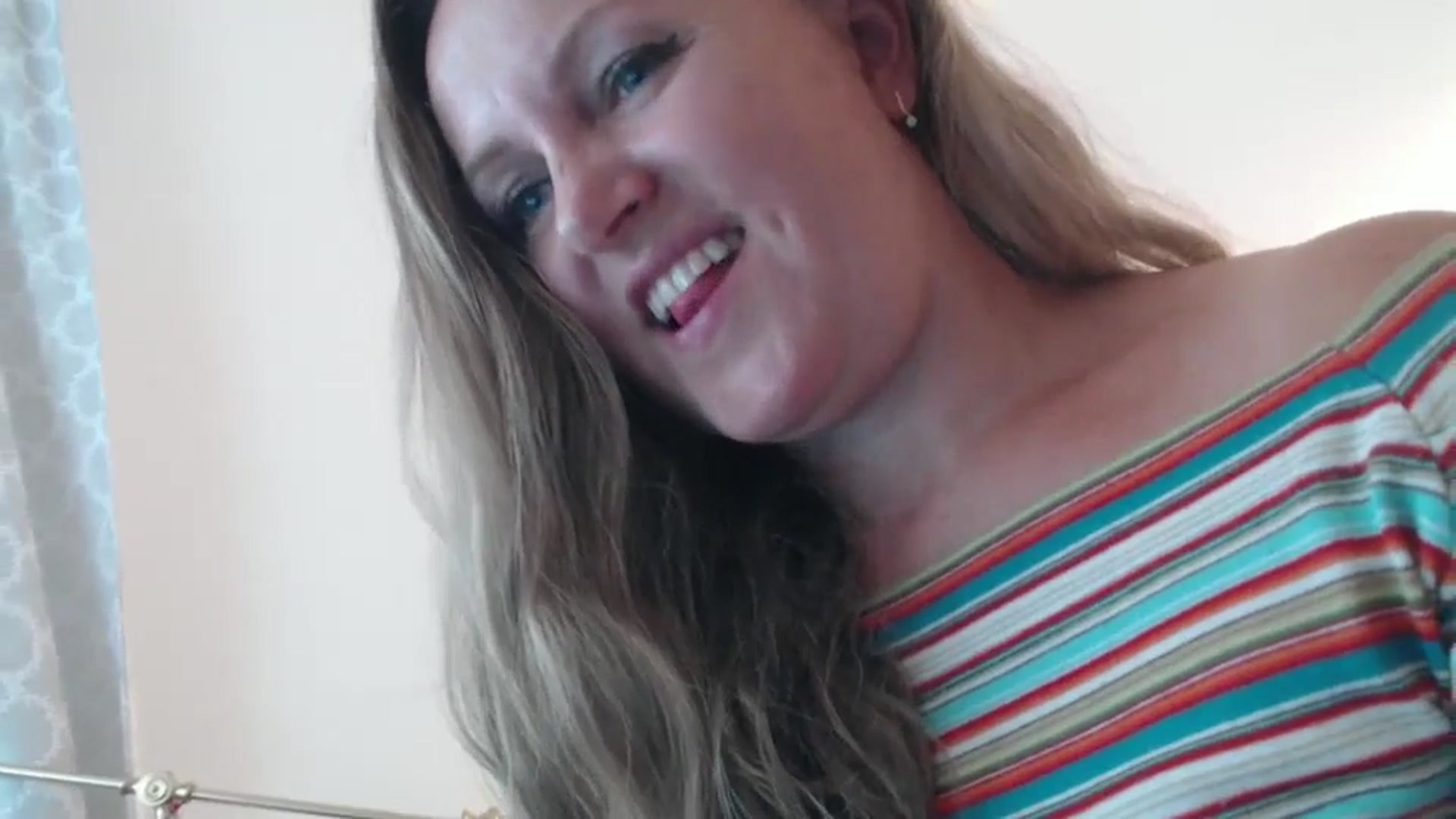 Gallery image thumbnail from JustLily's myfreecams stream on, 08/20/2024, 11:02 image 17 of 20