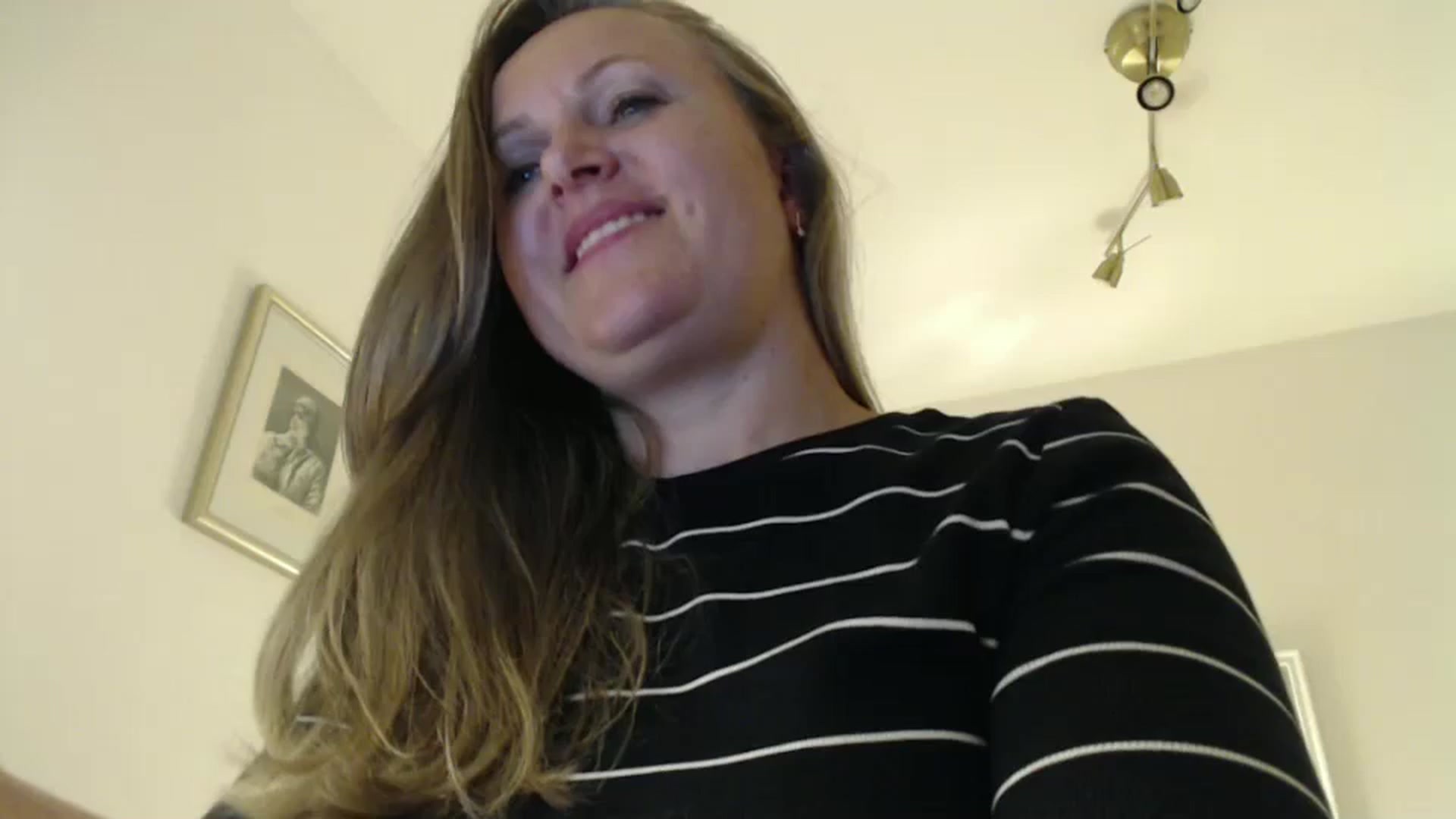 Gallery image thumbnail from JustLily's myfreecams stream on, 08/23/2024, 22:10 image 10 of 20