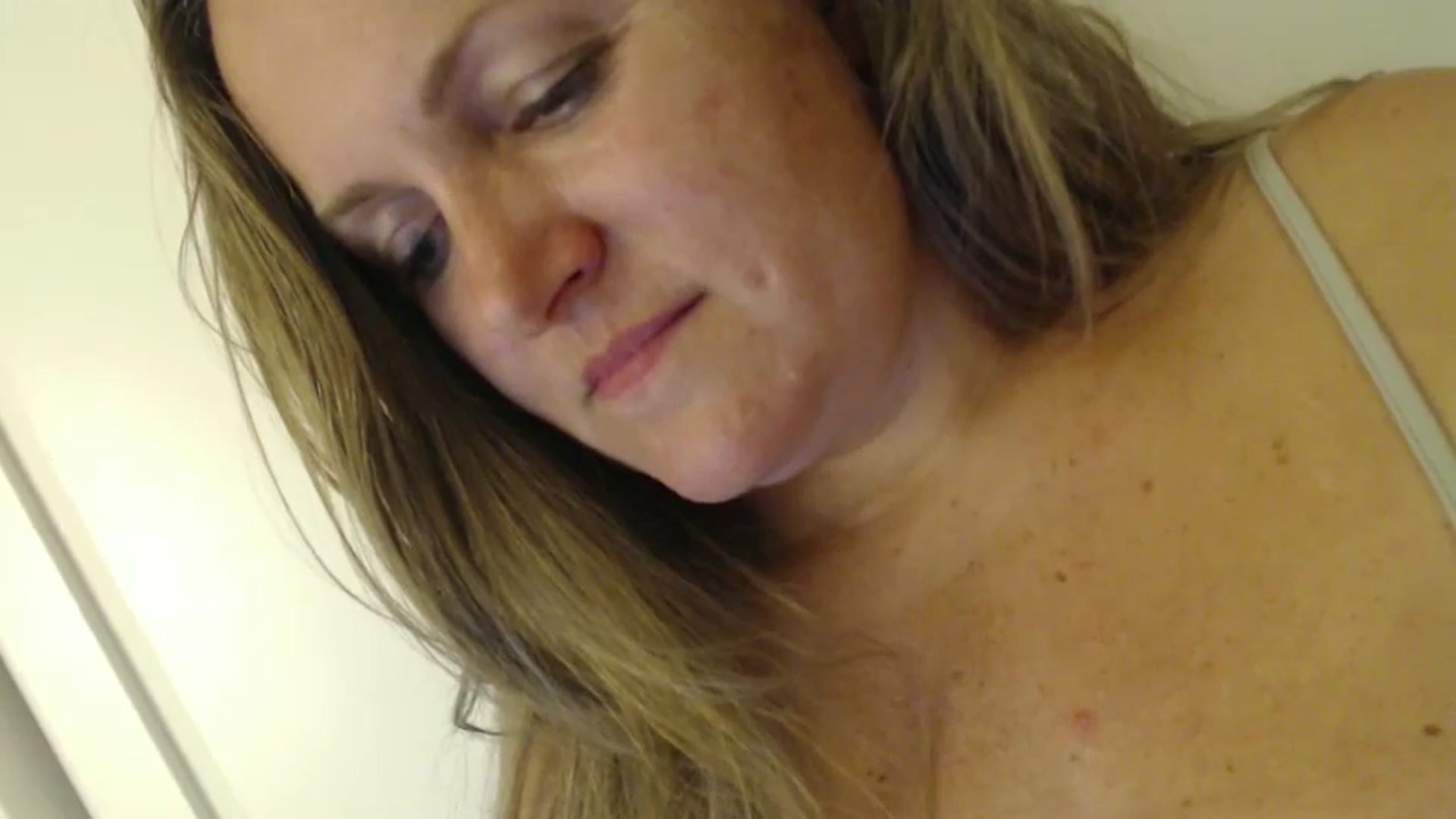 Gallery image thumbnail from JustLily's myfreecams stream on, 08/27/2024, 22:53 image 15 of 20