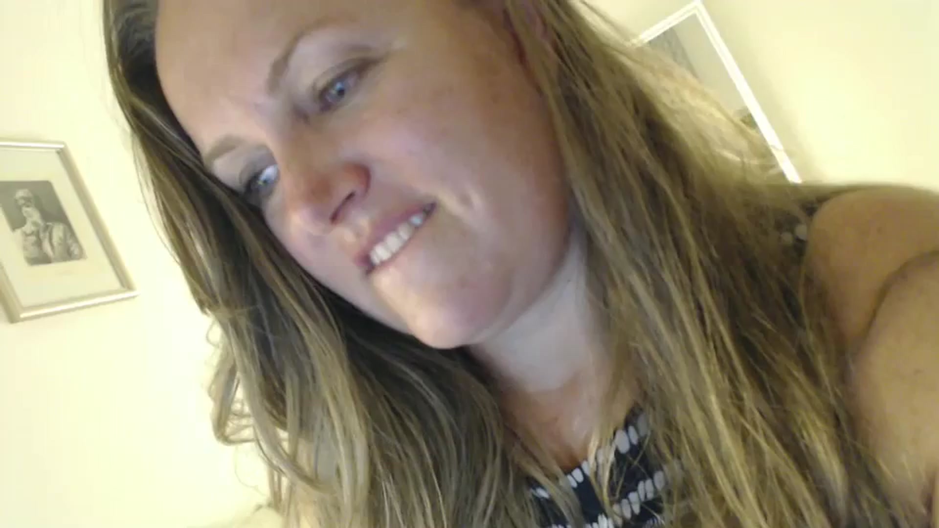 Gallery image thumbnail from JustLily's myfreecams stream on, 08/28/2024, 21:11 image 3 of 20