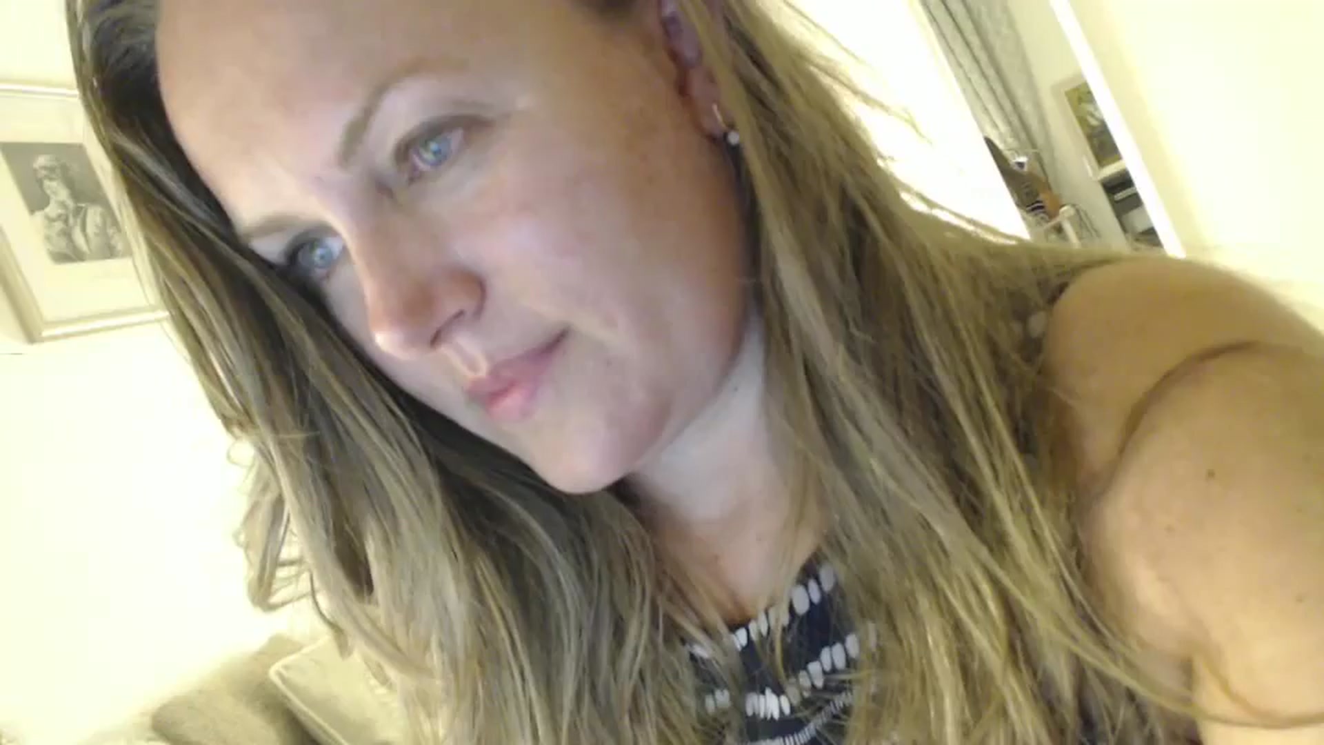 Gallery image thumbnail from JustLily's myfreecams stream on, 08/28/2024, 21:11 image 1 of 20