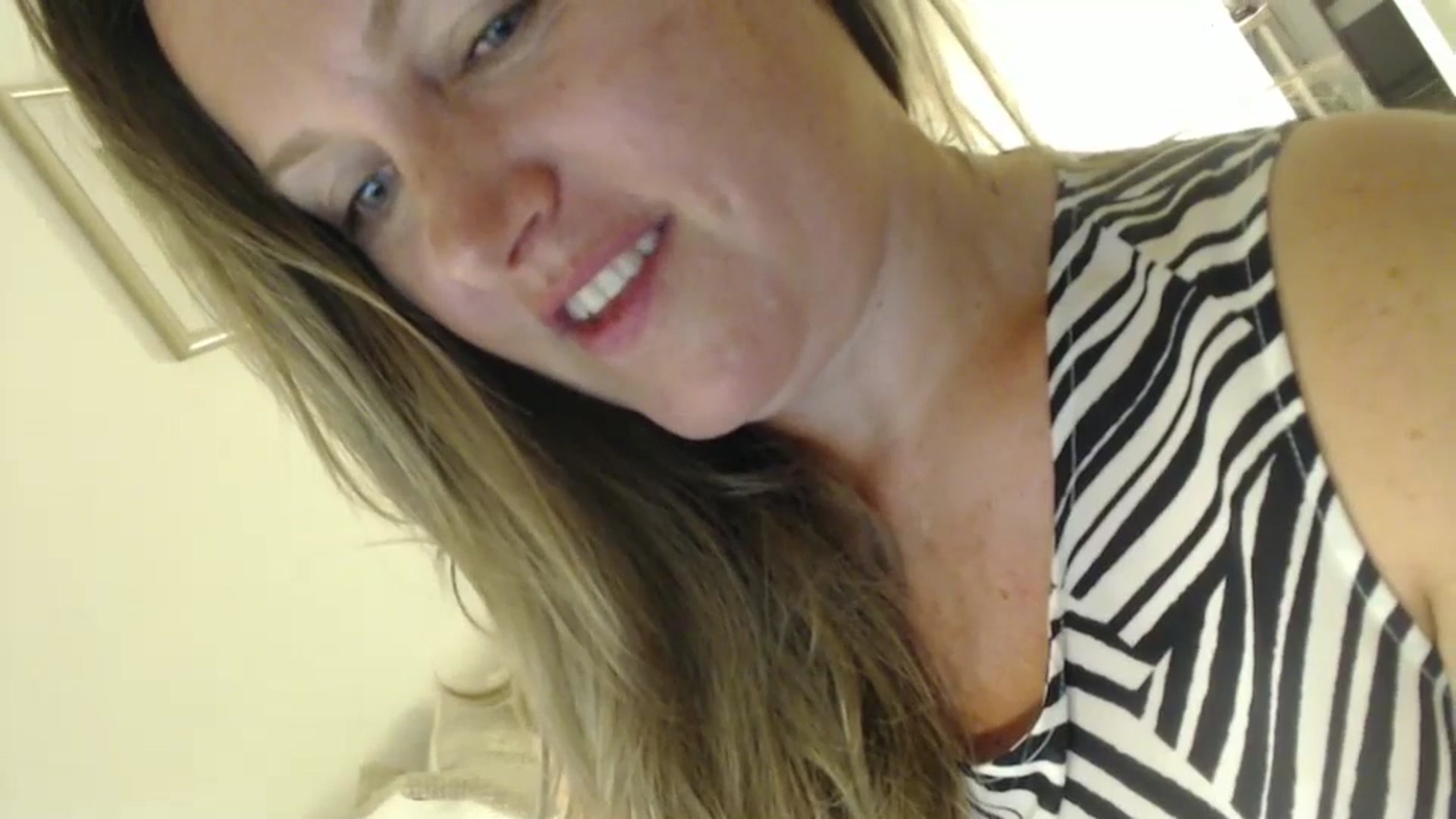 Gallery image thumbnail from JustLily's myfreecams stream on, 09/05/2024, 21:28 image 7 of 20