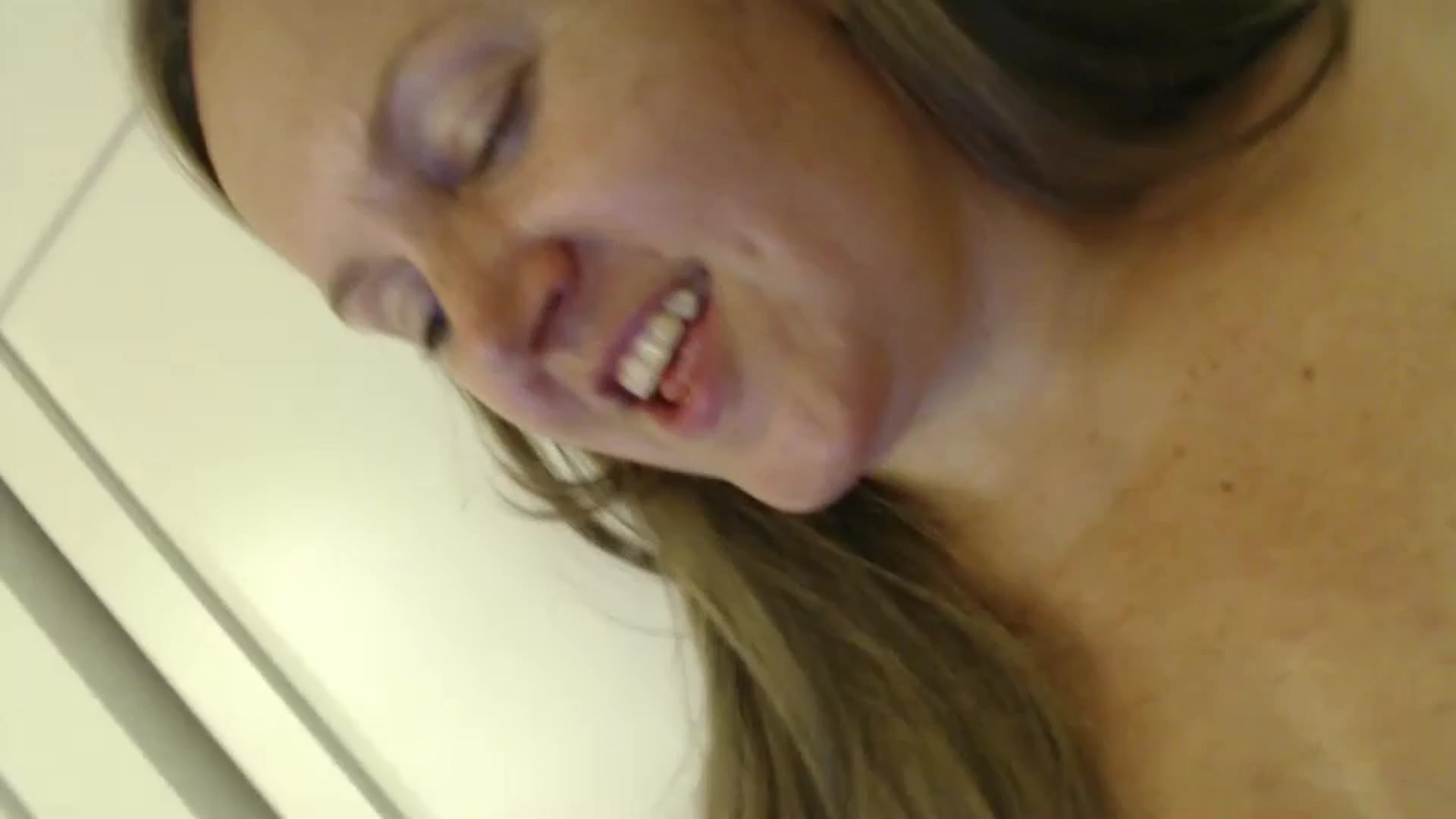 Gallery image thumbnail from JustLily's myfreecams stream on, 09/06/2024, 22:44 image 18 of 20
