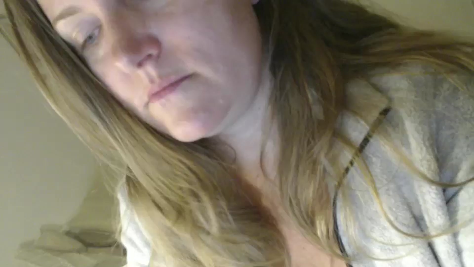Gallery image thumbnail from JustLily's myfreecams stream on, 09/19/2024, 22:05 image 12 of 20