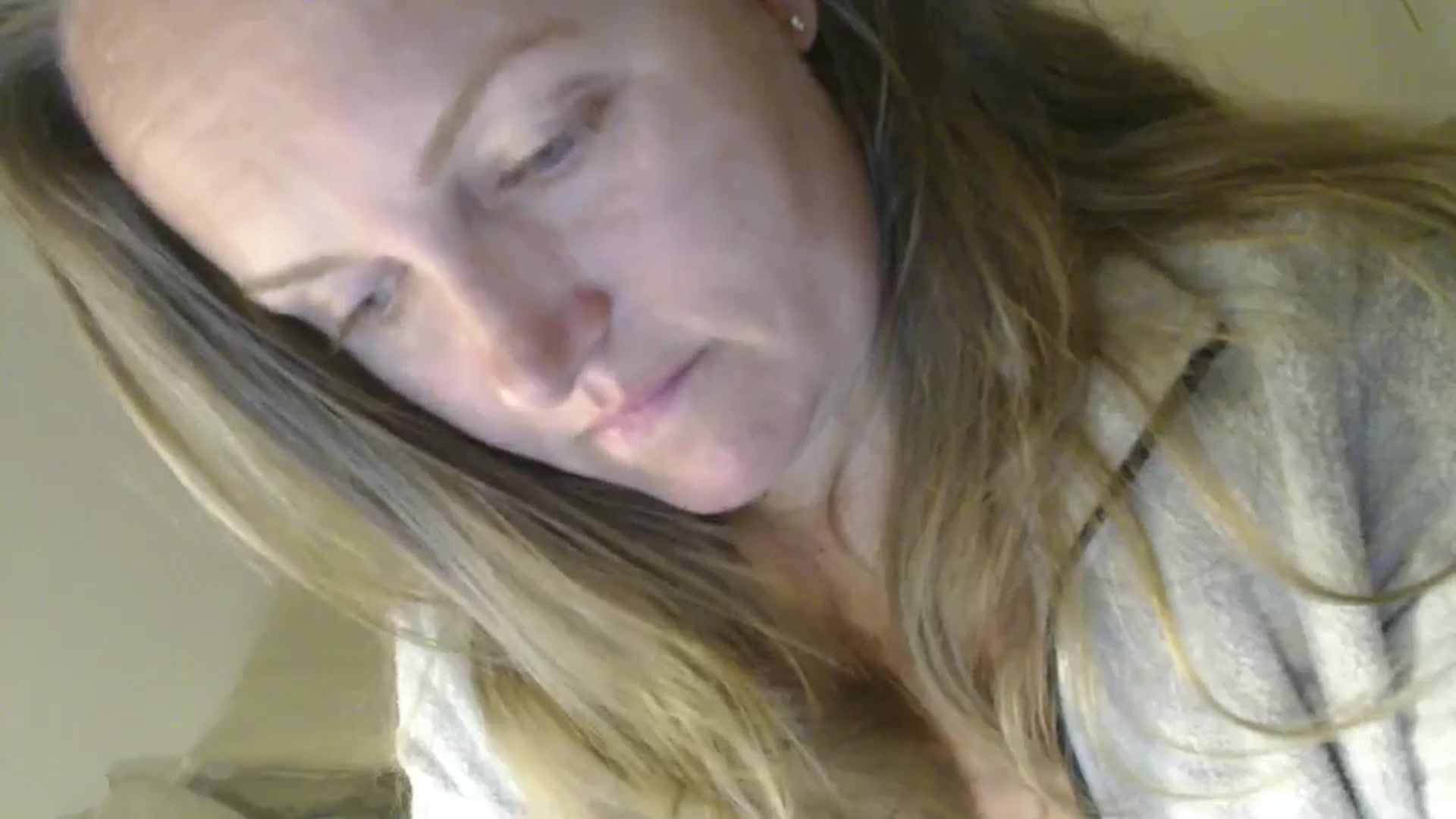 Gallery image thumbnail from JustLily's myfreecams stream on, 09/19/2024, 22:05 image 15 of 20