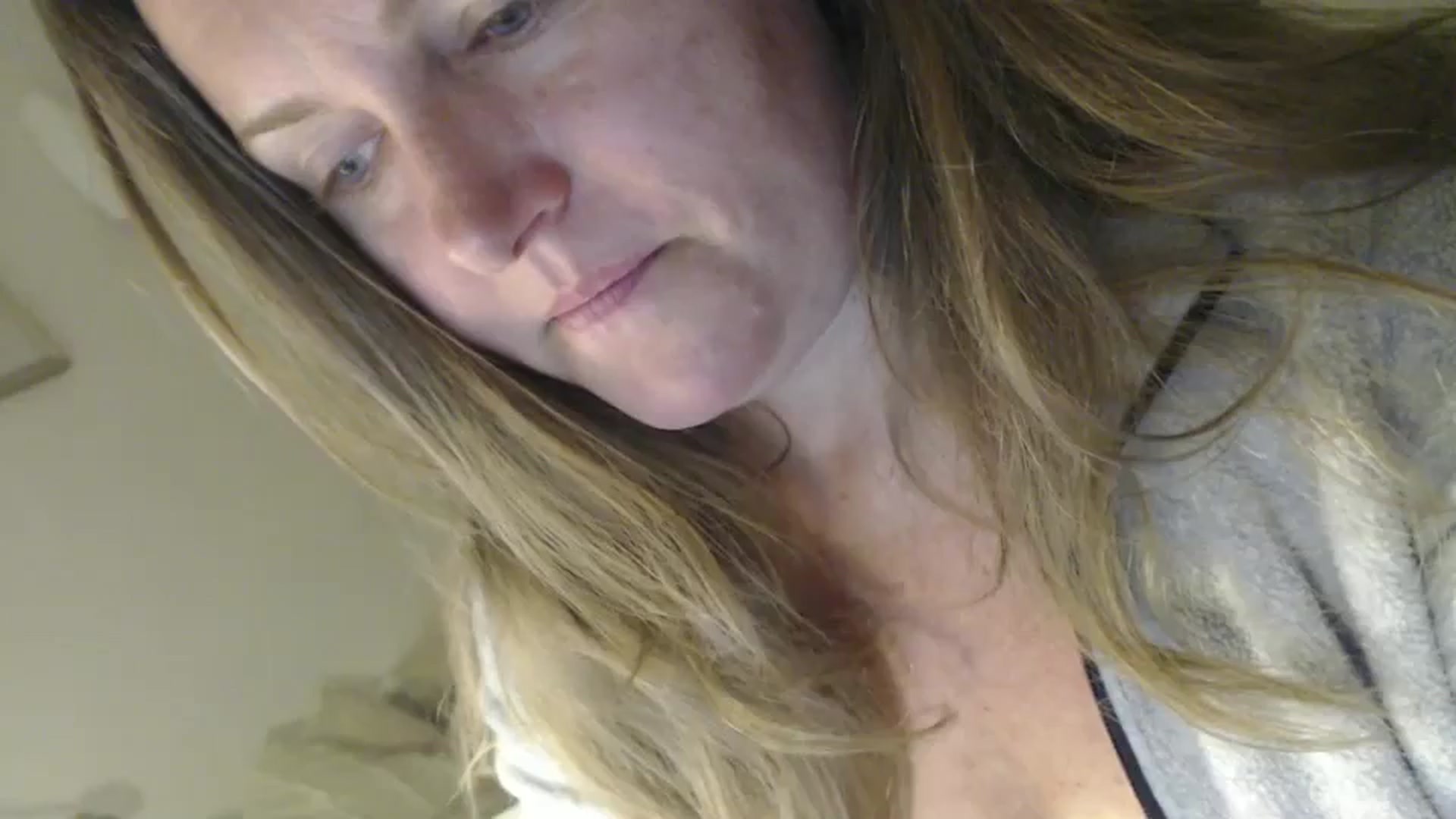 Gallery image thumbnail from JustLily's myfreecams stream on, 09/19/2024, 22:05 image 1 of 20