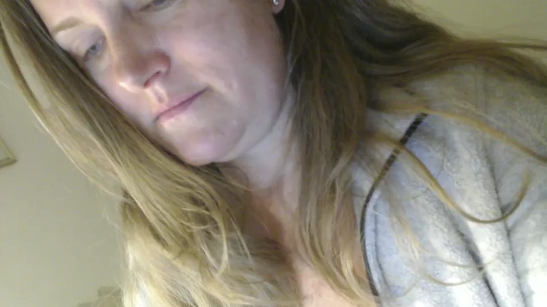 Gallery image thumbnail from JustLily's myfreecams stream on, 09/19/2024, 22:05 image 6 of 20