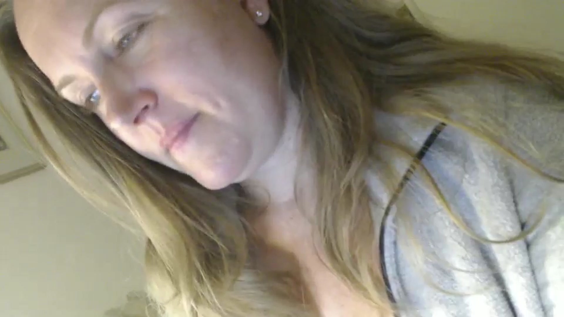 Gallery image thumbnail from JustLily's myfreecams stream on, 09/19/2024, 22:05 image 7 of 20