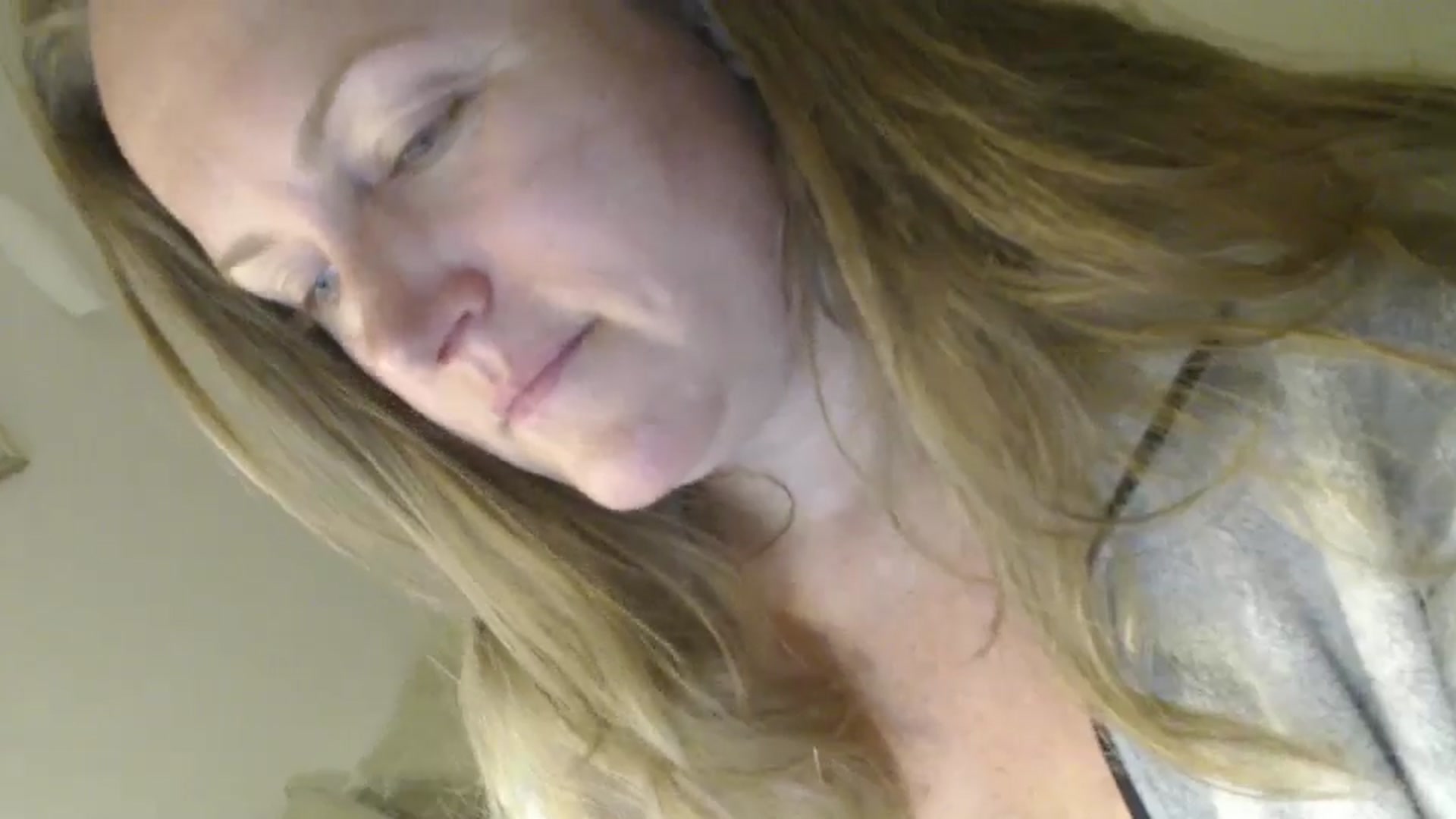 Gallery image thumbnail from JustLily's myfreecams stream on, 09/19/2024, 22:05 image 2 of 20