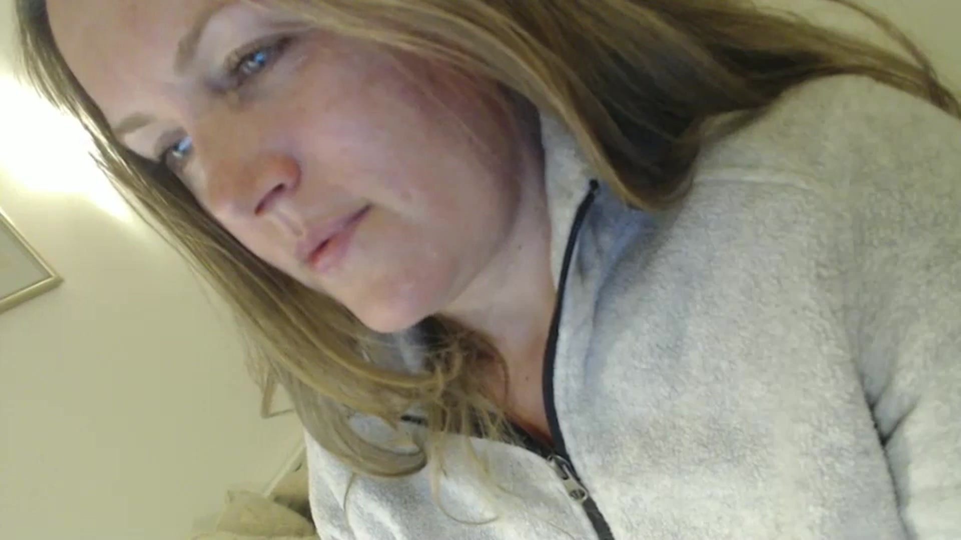 Gallery image thumbnail from JustLily's myfreecams stream on, 09/20/2024, 20:21 image 3 of 20