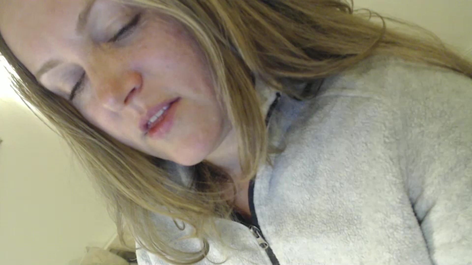 Gallery image thumbnail from JustLily's myfreecams stream on, 09/20/2024, 20:21 image 12 of 20