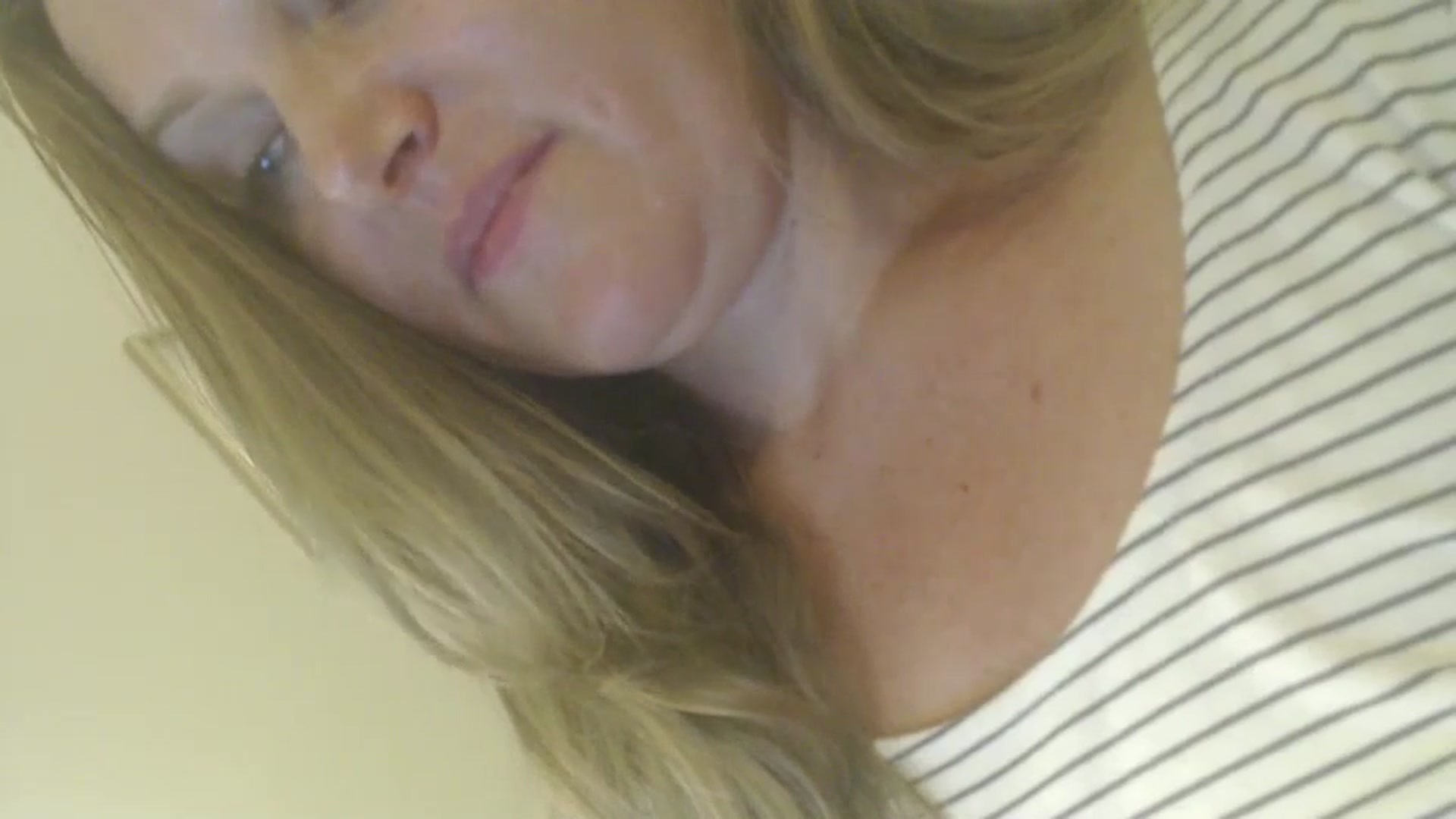 Gallery image thumbnail from JustLily's myfreecams stream on, 09/20/2024, 21:56 image 19 of 20