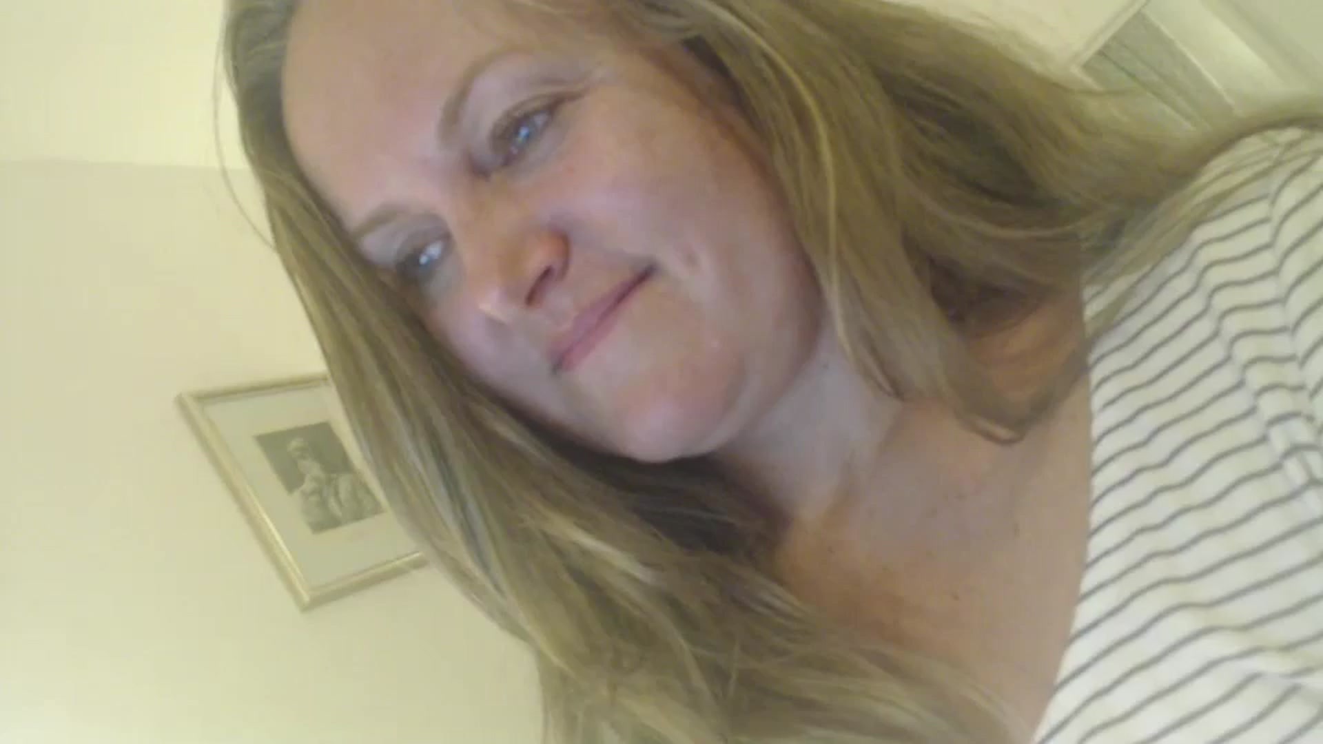 Gallery image thumbnail from JustLily's myfreecams stream on, 09/20/2024, 21:56 image 1 of 20
