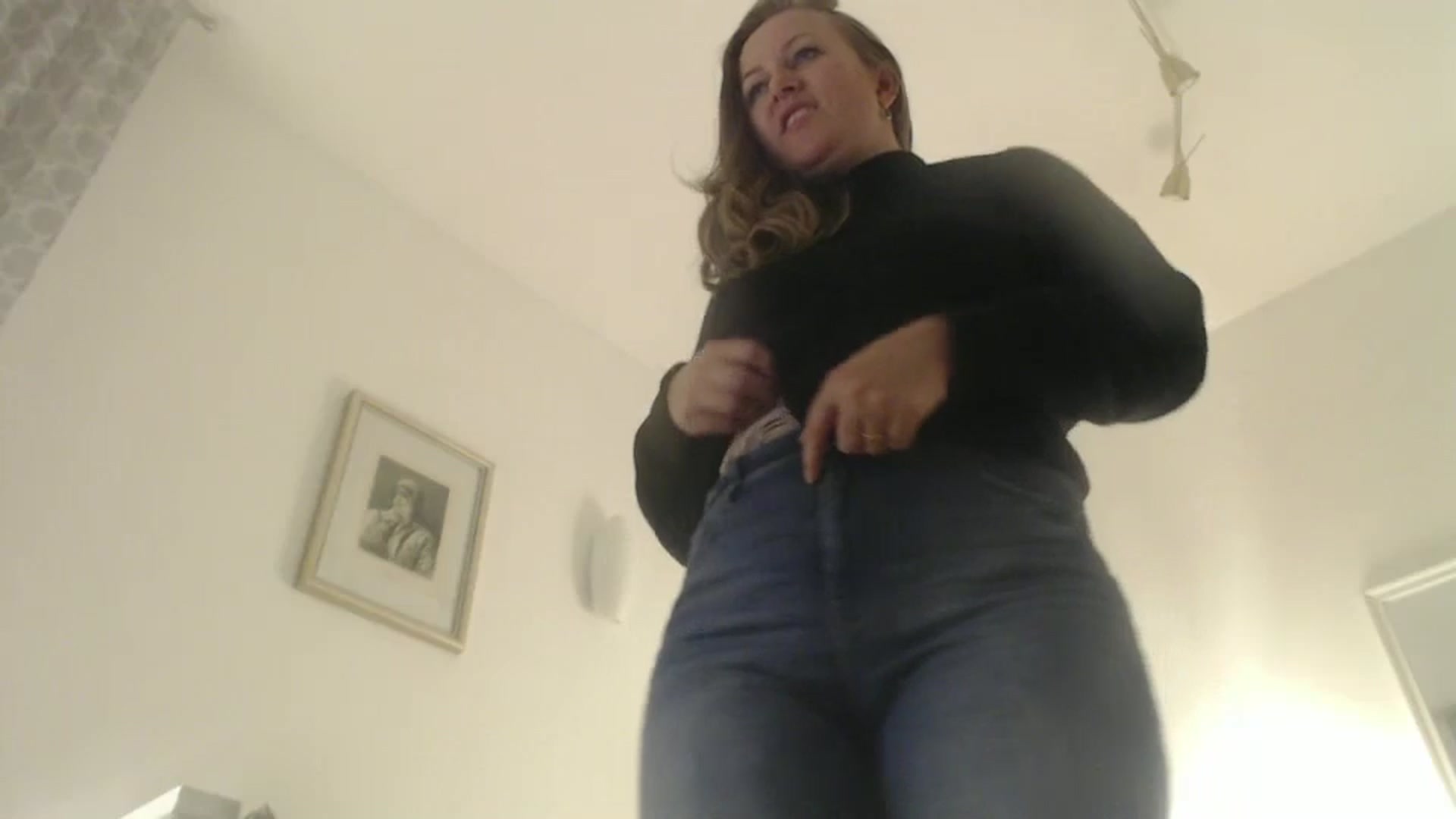 Gallery image thumbnail from JustLily's myfreecams stream on, 10/02/2024, 20:58 image 7 of 20