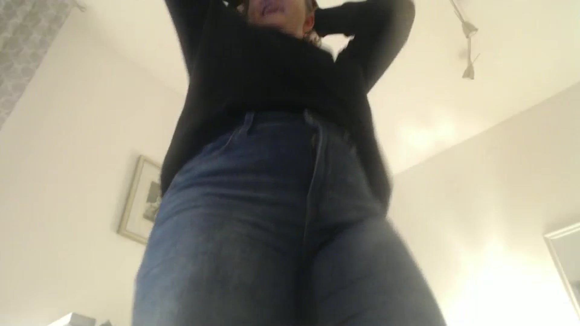 Gallery image thumbnail from JustLily's myfreecams stream on, 10/02/2024, 20:58 image 15 of 20